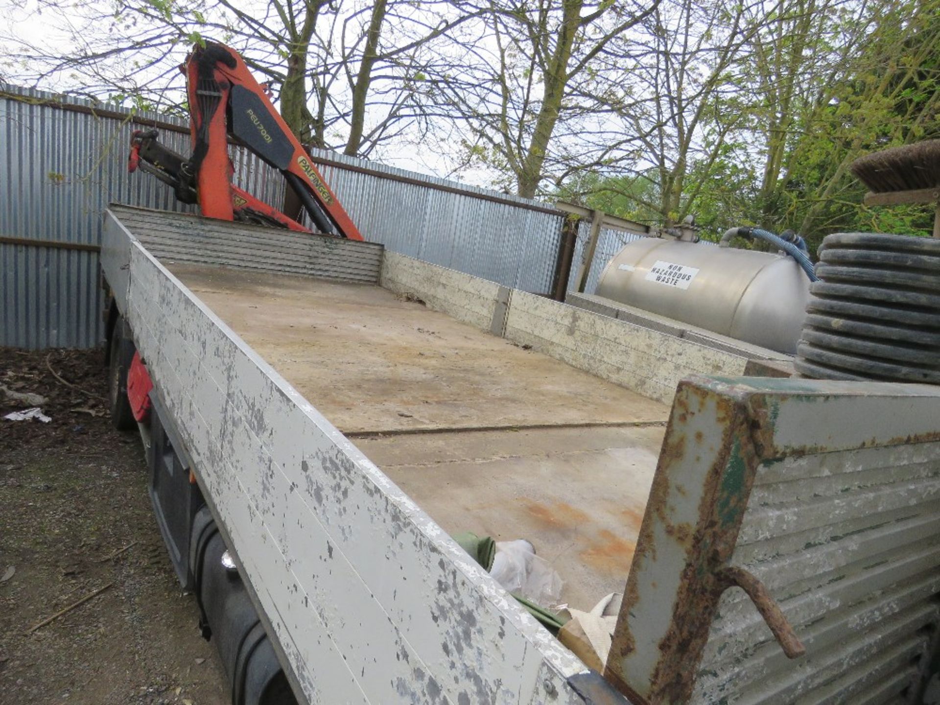 MAN 7.5TONNE DROP SIDE FLAT LORRY REG:WX54 VYD. WITH PALFINGER PEU7001 REAR MOUNTED CRANE. V5 DOCUME - Image 5 of 15