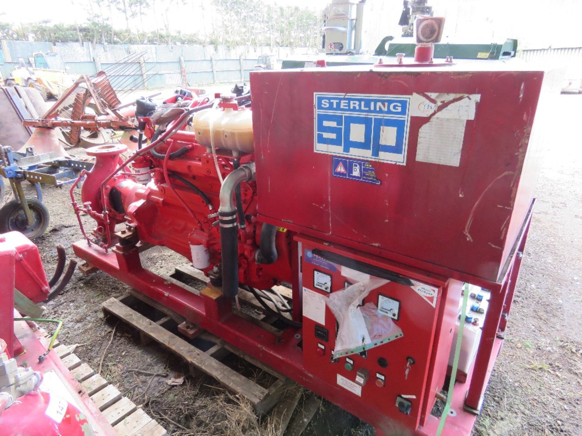 STERLING SPP FIRE PUMP, JOHN DEERE 4 CYLINDER ENGINE POWERED. LOW HOURS/STANDBY ONLY.....THIS LOT IS - Image 2 of 13