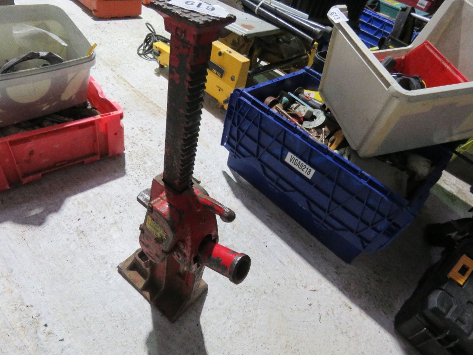 HEAVY DUTY RATCHET JACK.....THIS LOT IS SOLD UNDER THE AUCTIONEERS MARGIN SCHEME, THEREFORE NO VAT W