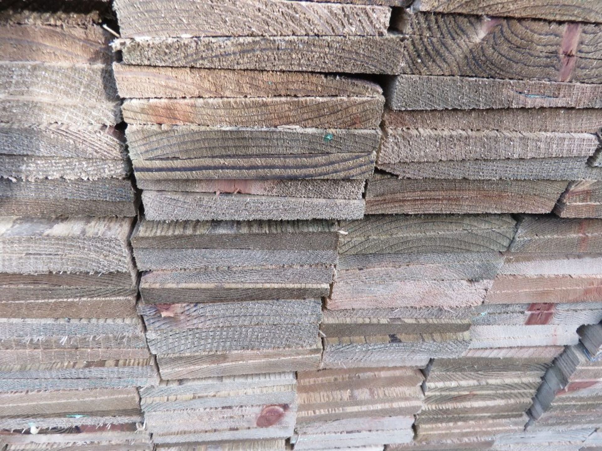 LARGE PACK OF PRESSURE TREATED FEATHER EDGE TIMBER CLADDING BOARDS. 1.80M LENGTH X 100MM WIDTH APPRO - Image 3 of 3