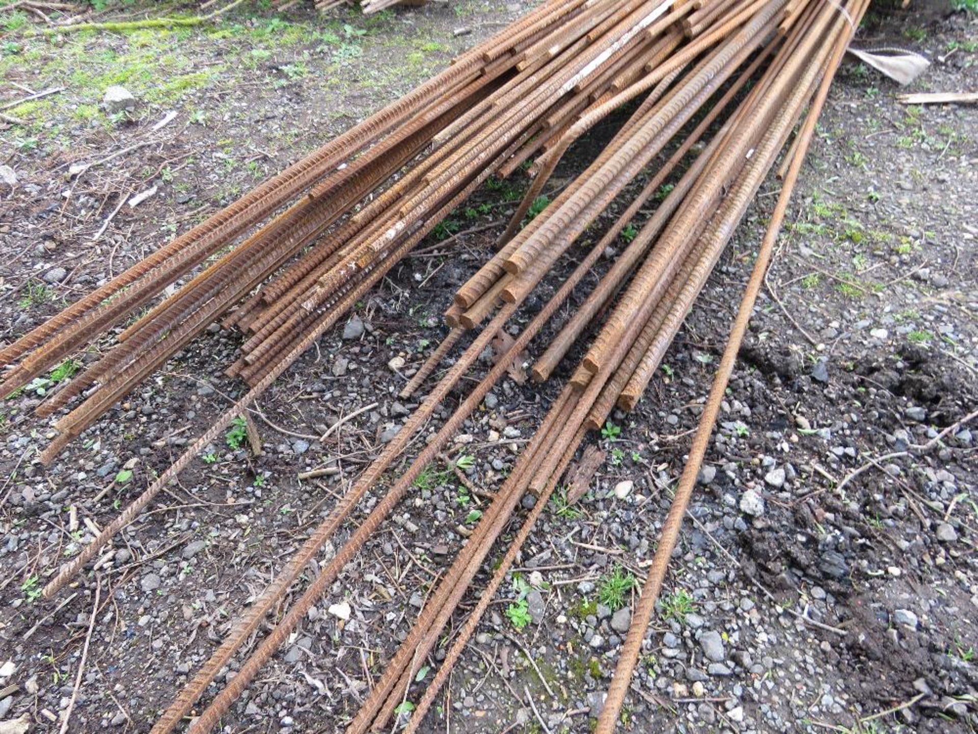 STILLAGE OF ASSORTED REBAR CONCRETE REINFORCING BAR 6FT -22FT APPROX SOURCED FROM COMPANY LIQUIDATI - Image 2 of 7