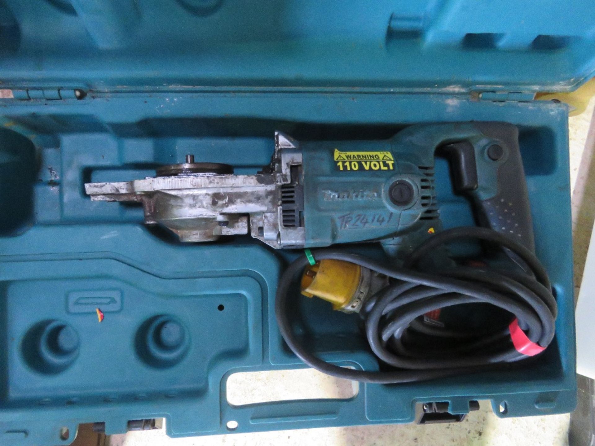 2 X MAKITA 110VOLT RECIP SAWS PLUS A 240VOLT VACUUM. - Image 2 of 4