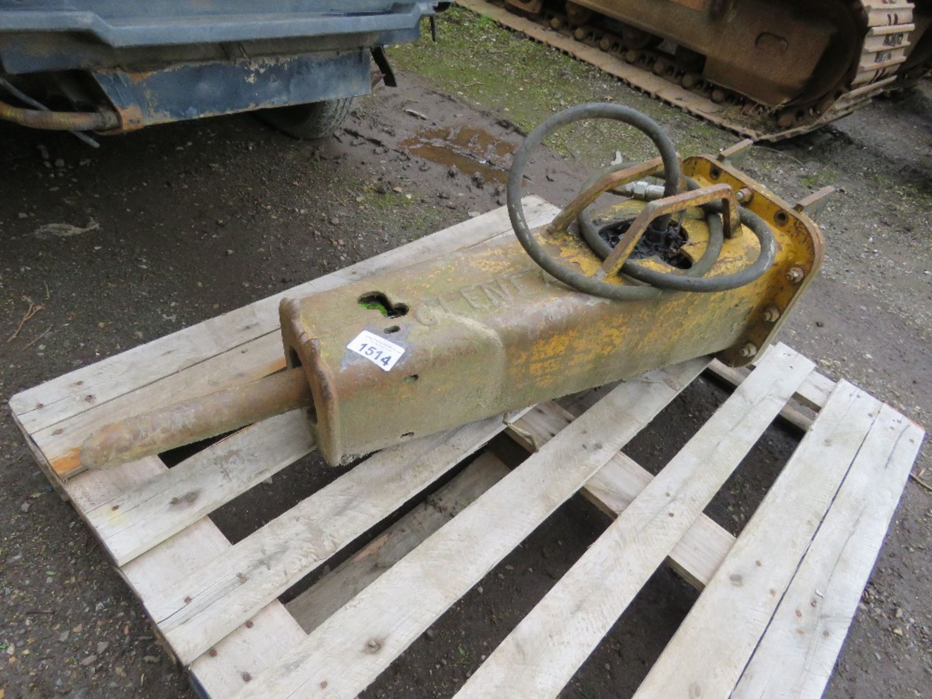 EXCAVATOR MOUNTED HYDRAULIC BREAKER SUITABLE FOR 3-5 TONNE EXCVATOR, REQUIRES HEADSTOCK. ....THIS LO