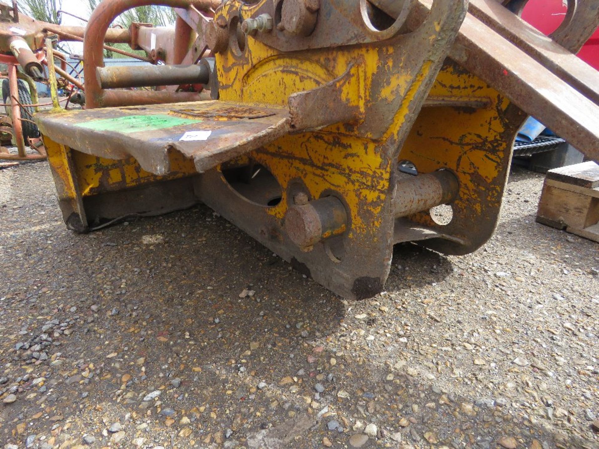 SET OF EXCAVATOR MOUNTED PALLET FORKS, 65MM PINS FITTED. - Image 3 of 5