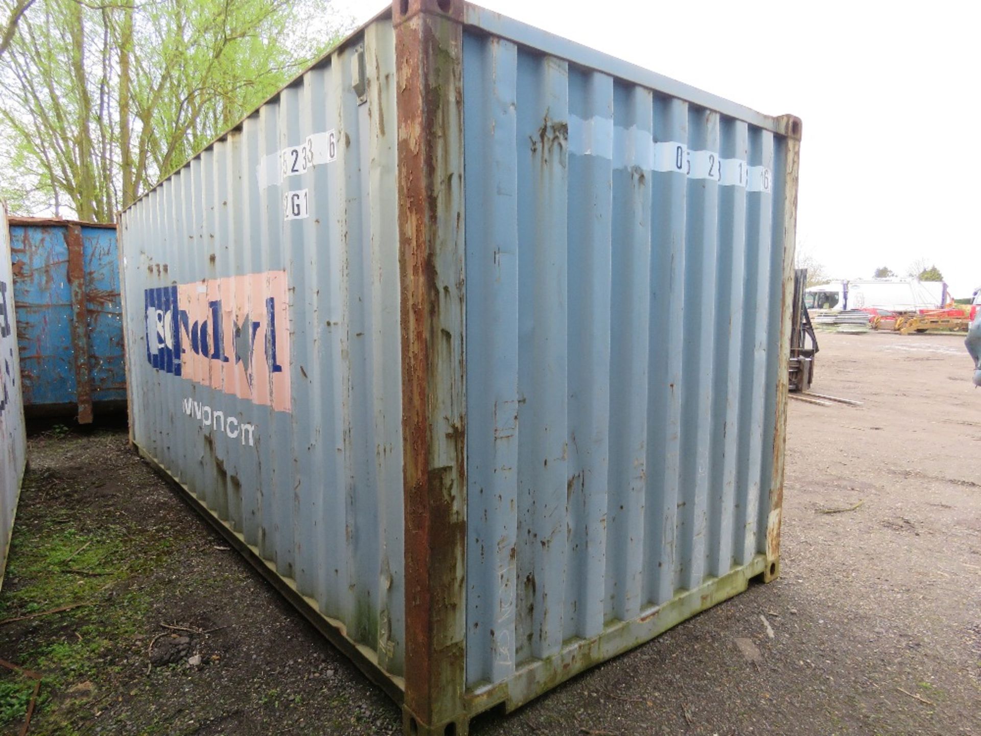 SECURE STORAGE 20FT SHIPPING CONTAINER . WITH FORK POCKETS. SOURCED FROM SITE CLEARANCE. ....THIS LO - Bild 2 aus 6