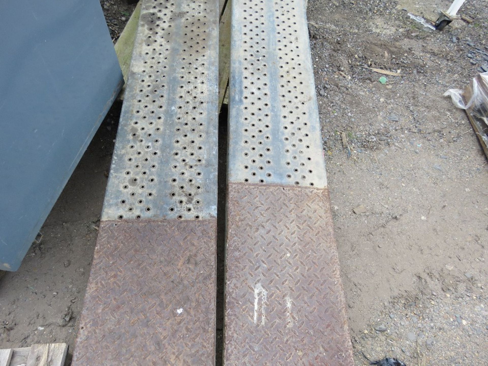 PAIR OF STEEL LOADING RAMPS 8FT LENGTH APPROX. - Image 3 of 7