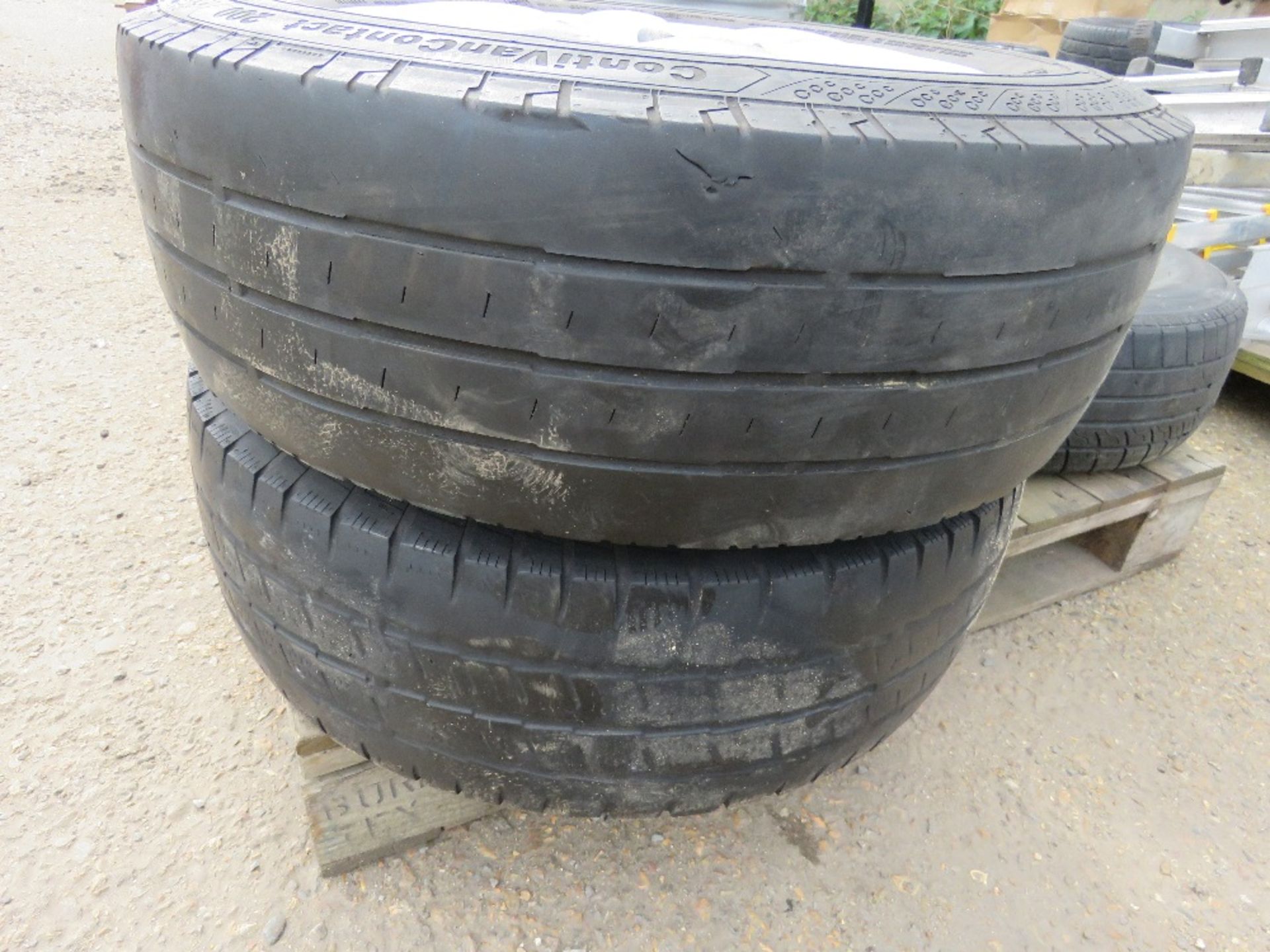 3NO VW ALLOY WHEELS AND TYRES PLUS 3NO RIMS. - Image 5 of 6