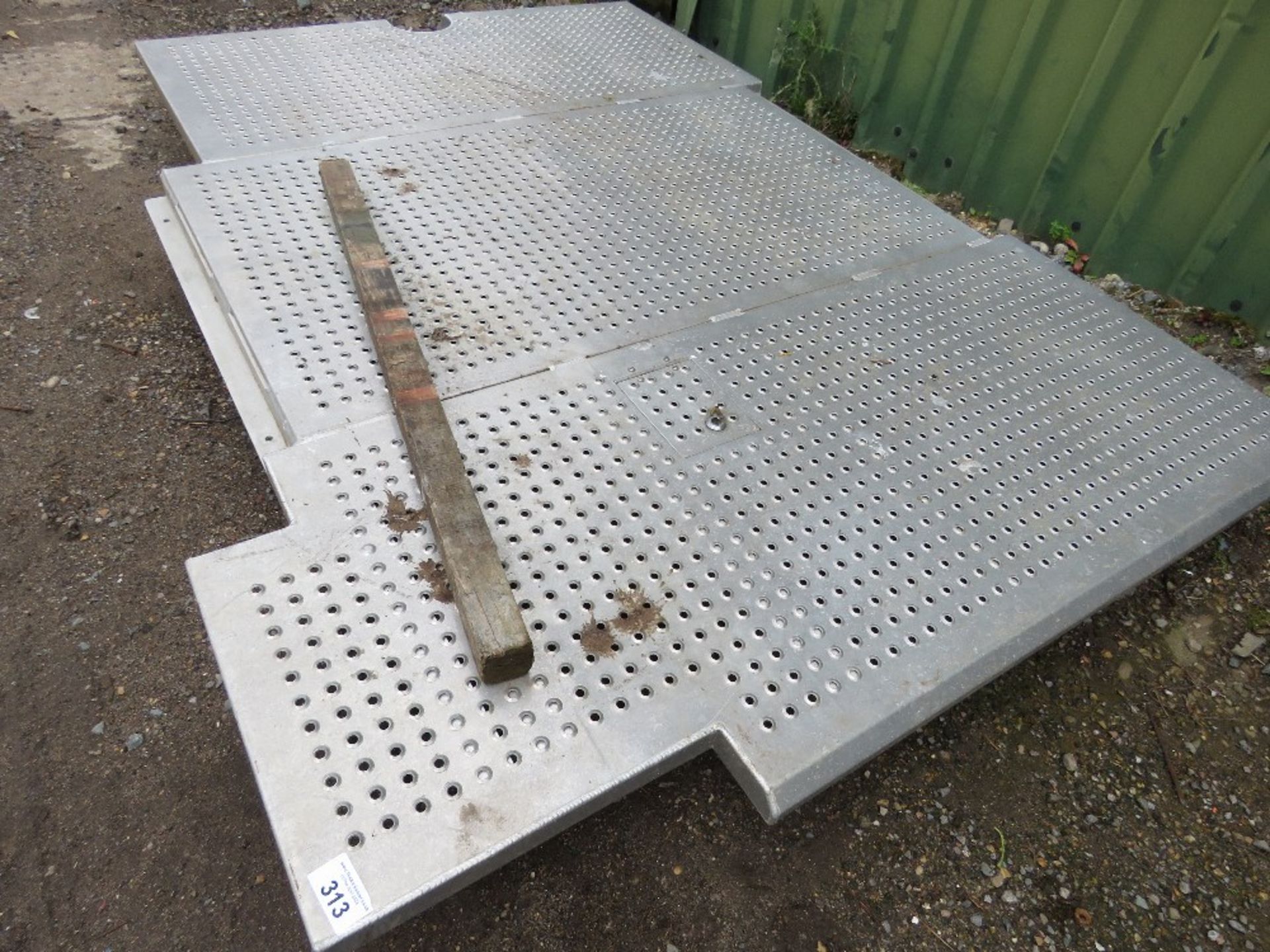 ALUMINIUM FLAT DECK FOR TRACTOR UNIT ETC, 1.75M X 2.4M MAXIMUM MEASUREMENT APPROX.