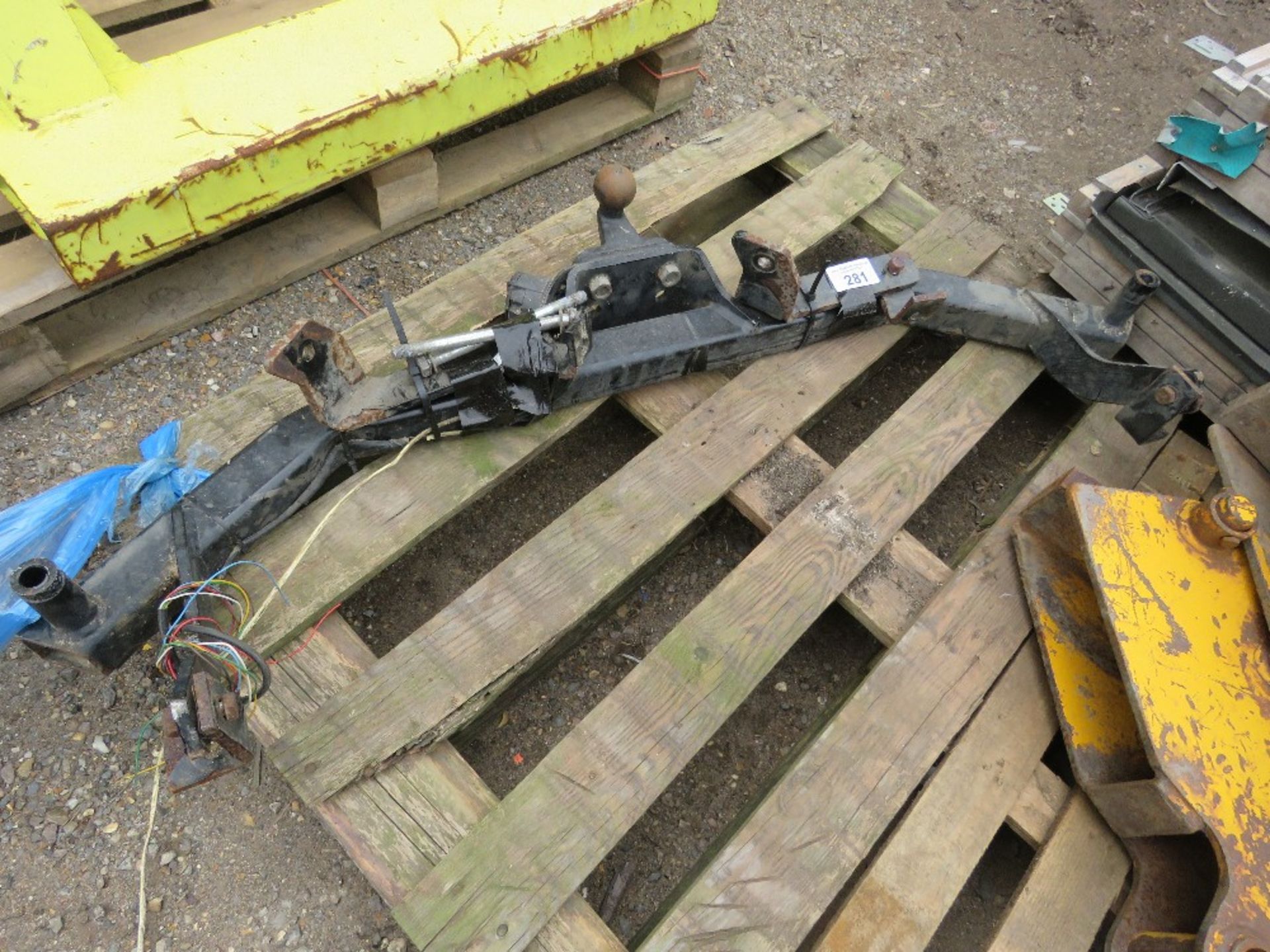 TOWBAR FRAME.....THIS LOT IS SOLD UNDER THE AUCTIONEERS MARGIN SCHEME, THEREFORE NO VAT WILL BE CHAR - Image 2 of 5