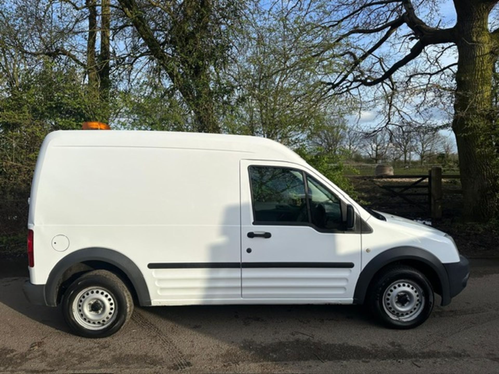 FORD TRANSIT CONNECT PANEL VAN REG:BV13 NKS 1.8LITRE. HIGH ROOF LWB. 83K REC MILES APPROX. WITH V5 A - Image 10 of 26