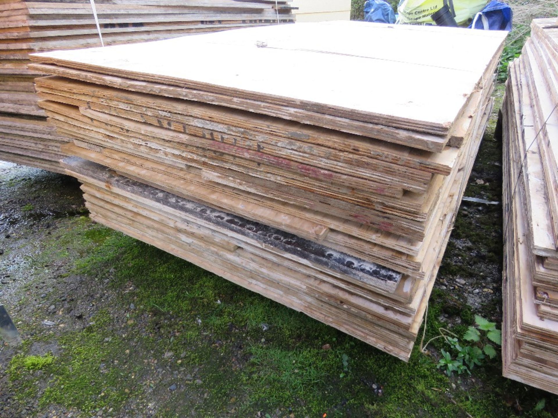 STACK OF APPROXIMATELY 27NO PRE USED PLYWOOD SHEETS, ASSORTED SIZES, FULL AND PART SHEETS. SOURCED F - Image 3 of 3