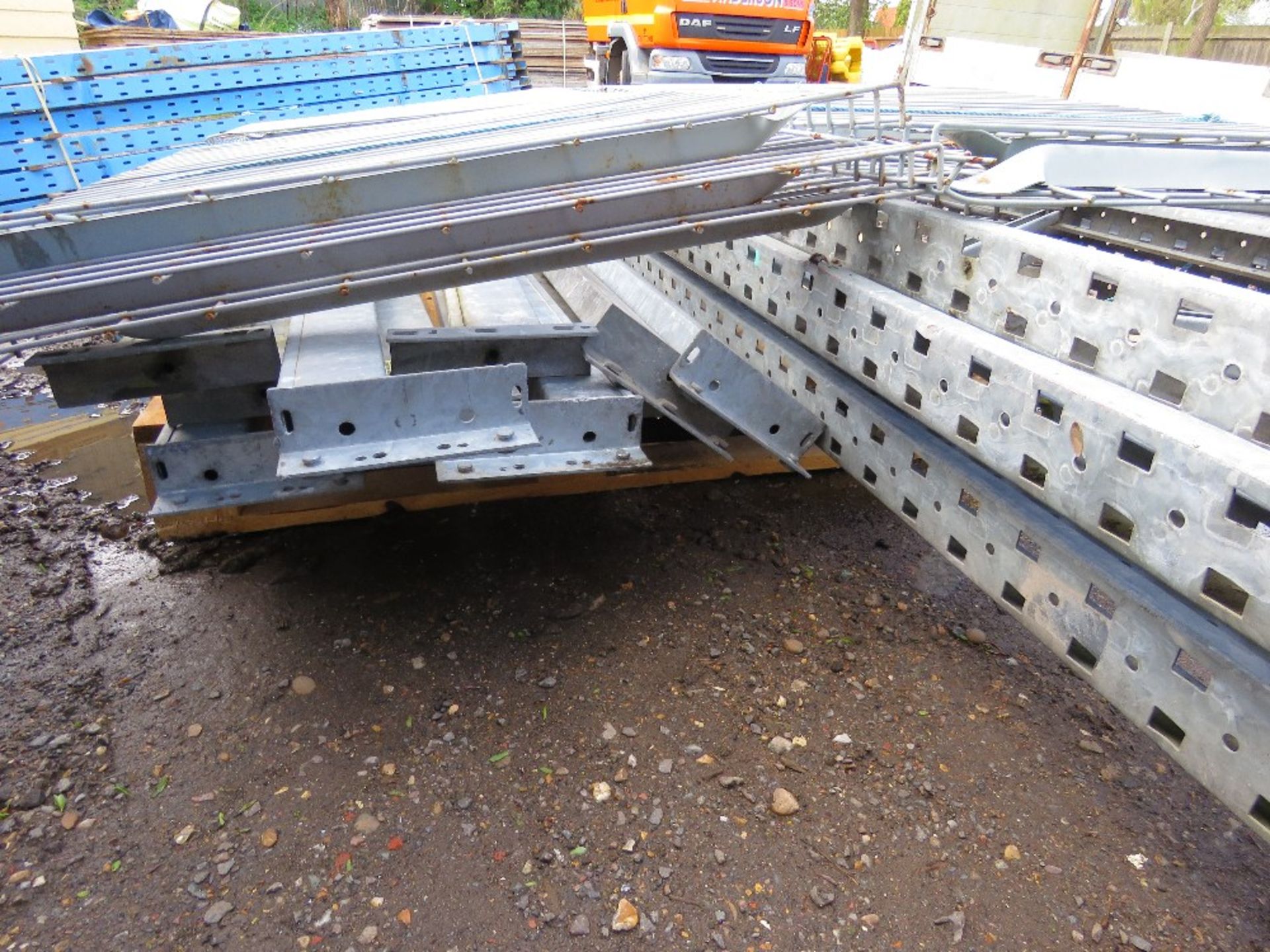 QUANTITY OF HEAVY DUTY GALVANISED PALLET RACKING. 4NO UPRIGHTS @ 12-13FT HEIGHT 0.9M WIDTH WITH BEAM - Image 6 of 7