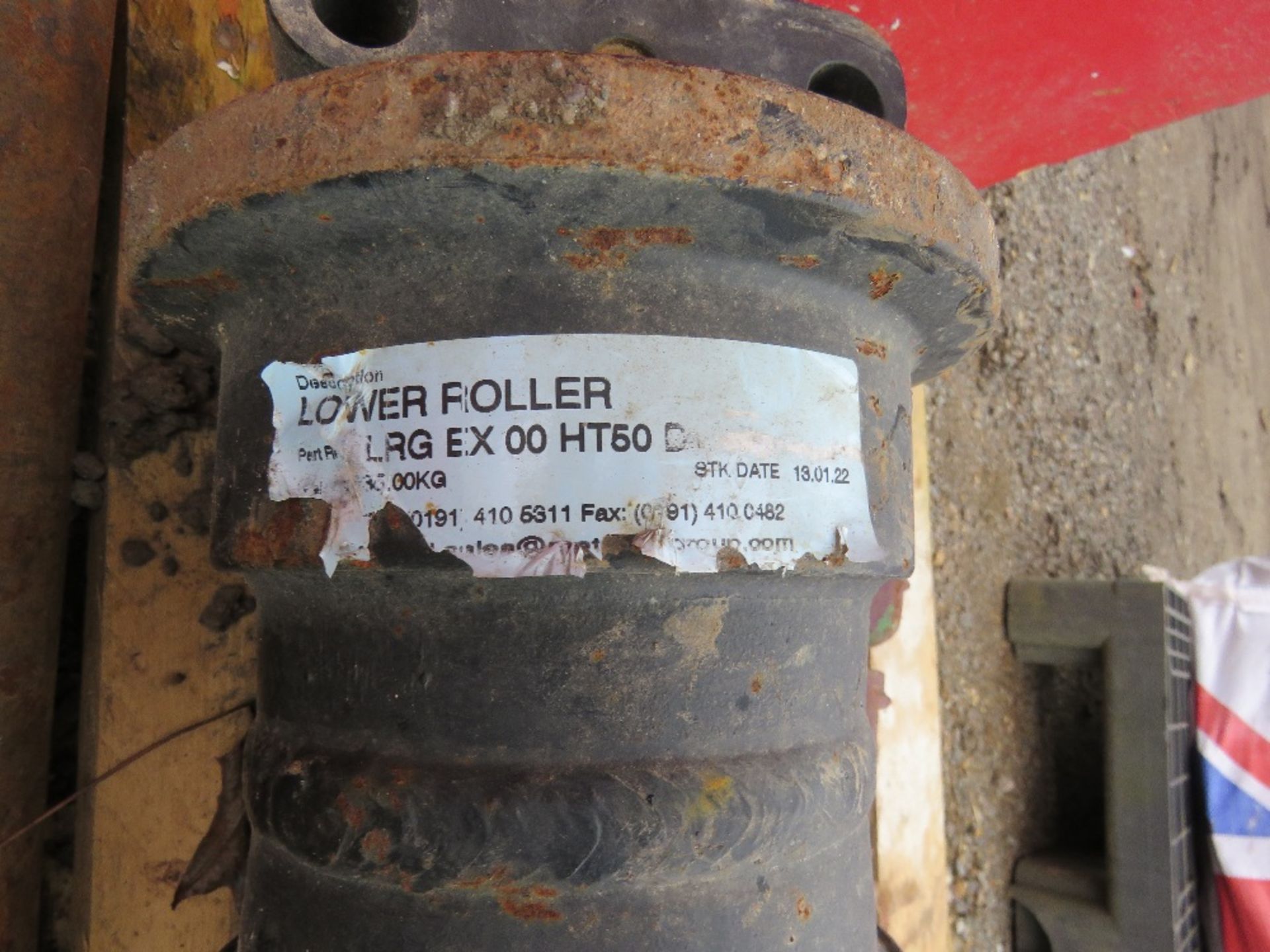ASSORTED EXCAVATOR TRACK ROLLERS PLUS BUCKET TEETH AND PINS ETC......THIS LOT IS SOLD UNDER THE AUCT - Bild 6 aus 6