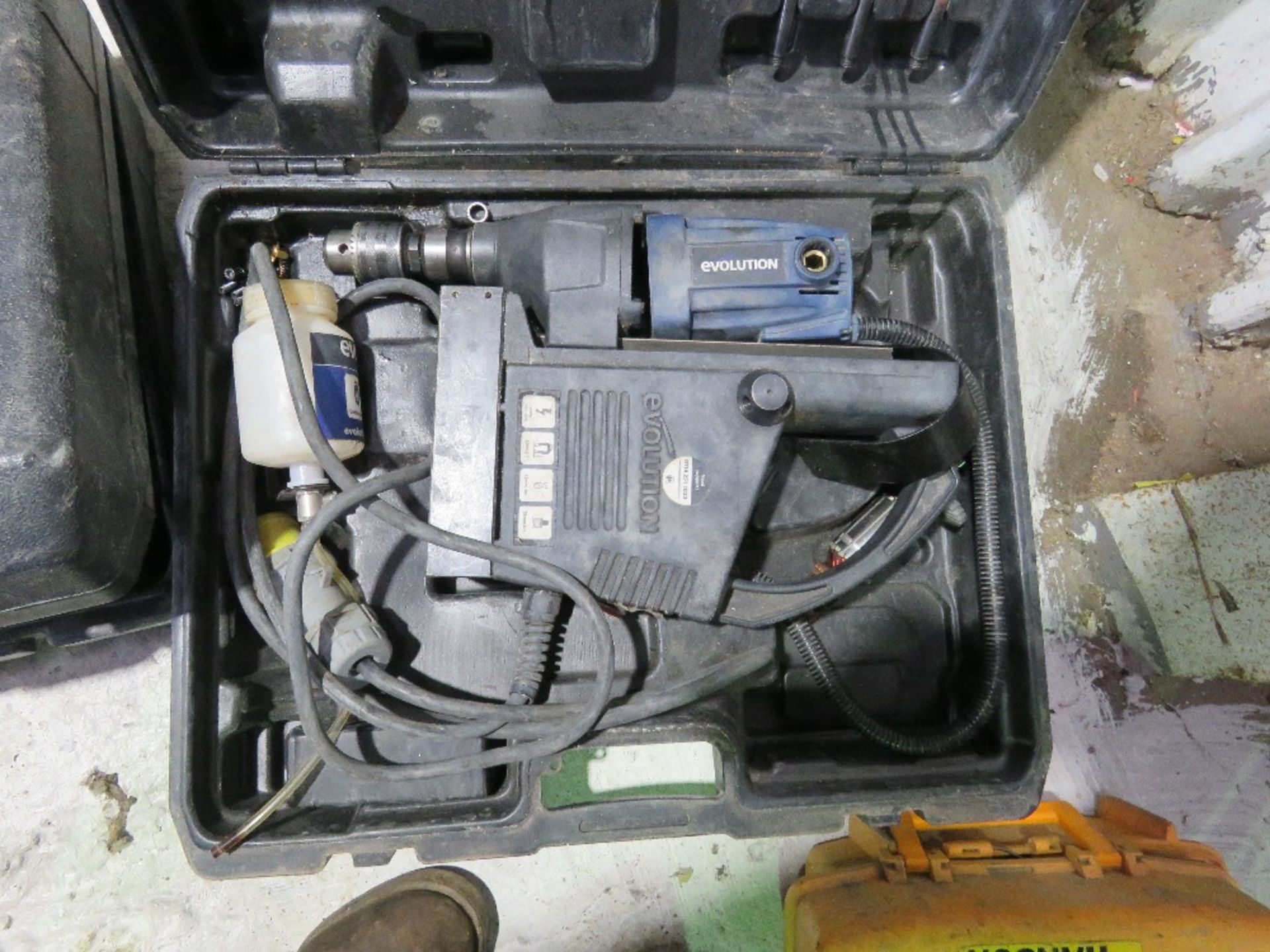 EVOLUTION 240VOLT POWERED MAGNETIC DRILL IN A CASE. ....THIS LOT IS SOLD UNDER THE AUCTIONEERS MARGI