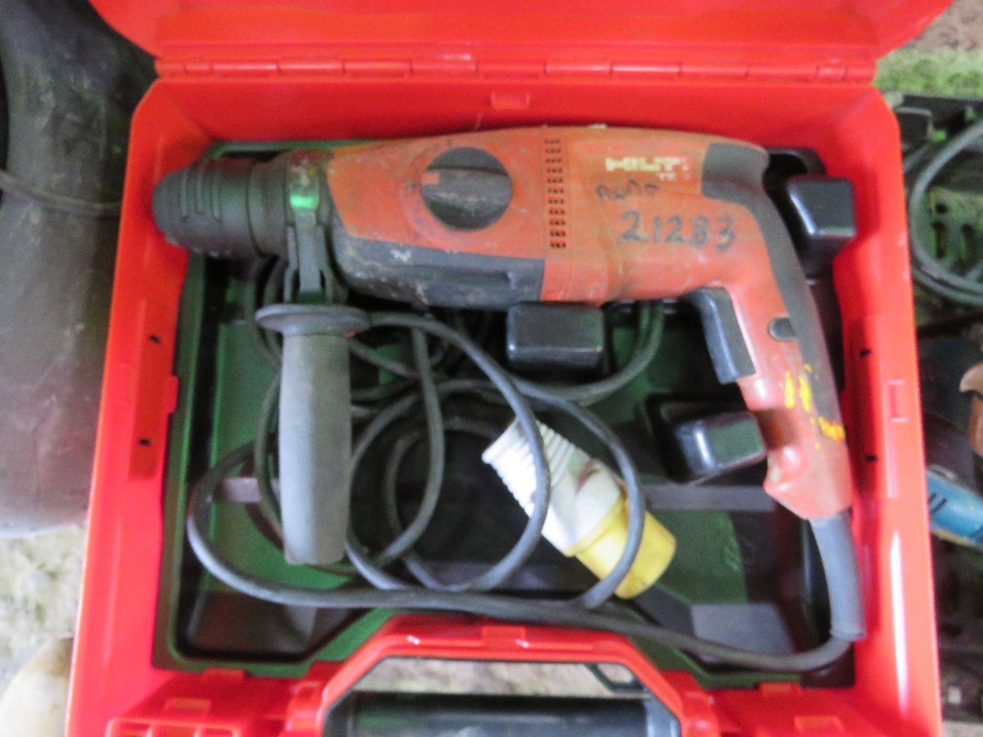 2 X HILTI TE2 110VOLT POWERED SDS DRILL.