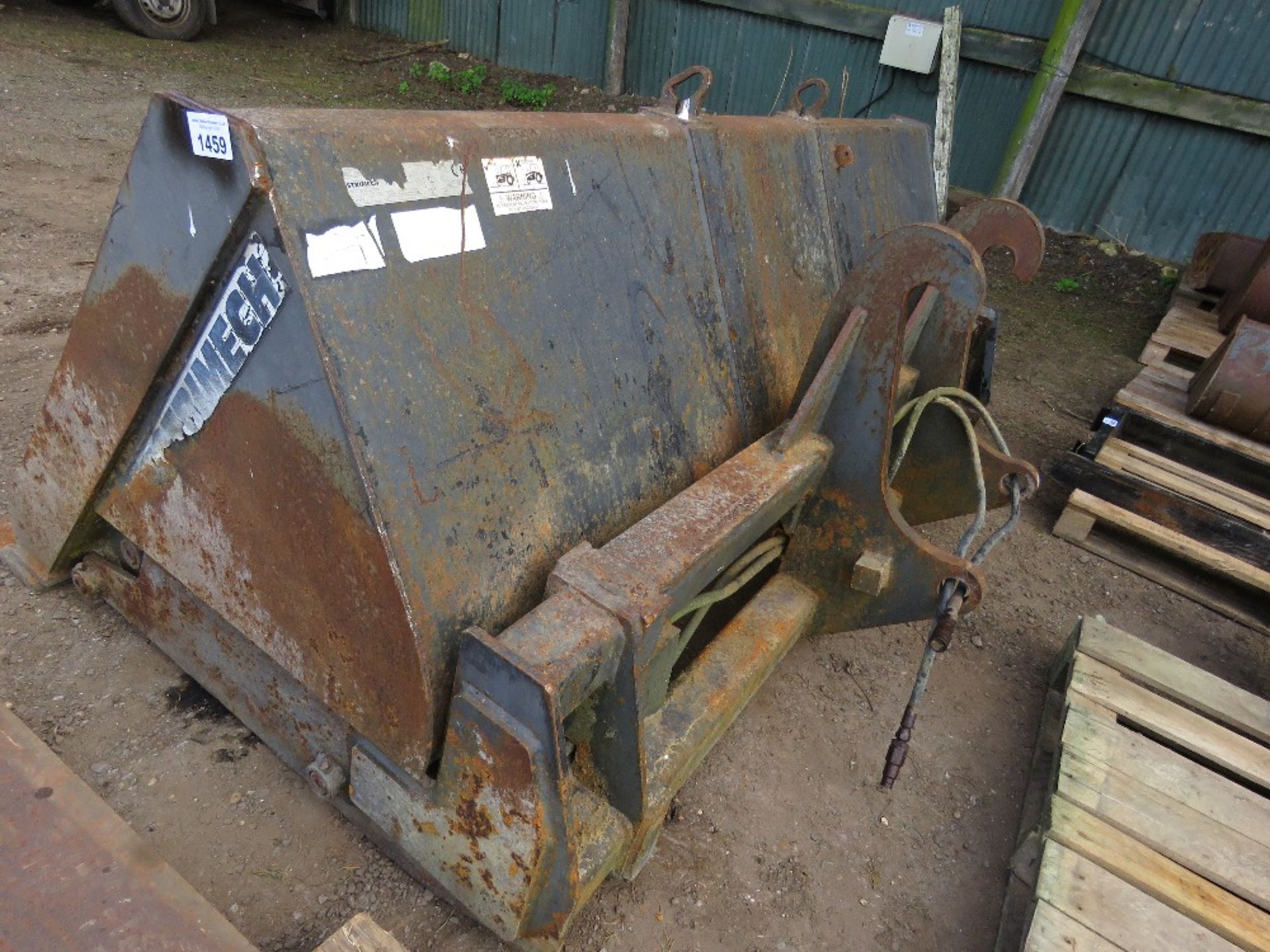 STRIMECH TOE TIP BUCKET, 2.4M WIDTHA PPROX, HEAVY DUTY BRACKETS FITTED. APPEARS LITTLE USED.....THIS - Image 5 of 7