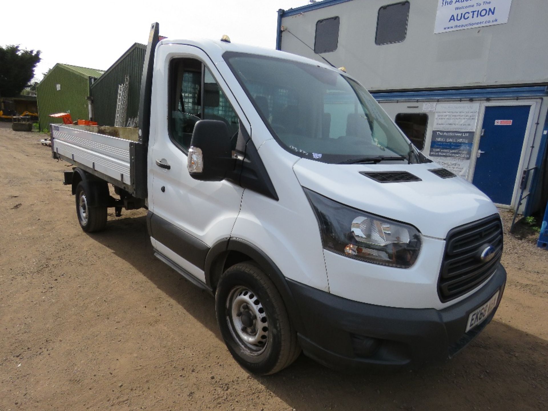 FORD TRANSIT 3500KG RATED TIPPER TRUCK REG:EK68 WLN. TESTED UNTIL 29/09/21. WITH V5. 132,577 REC MI