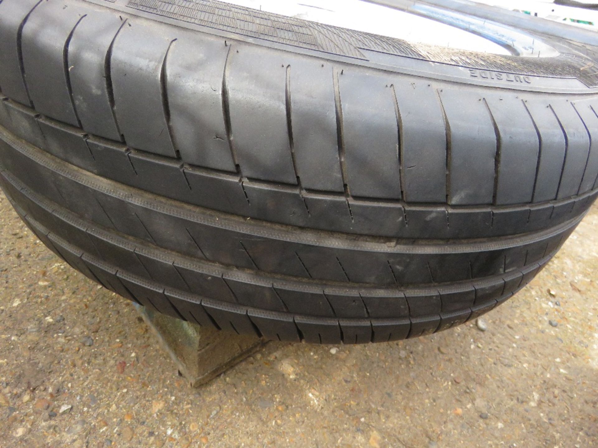SET OF 4NO BMW 235/65R17 ALLOY WHEELS AND TYRES. - Image 2 of 5