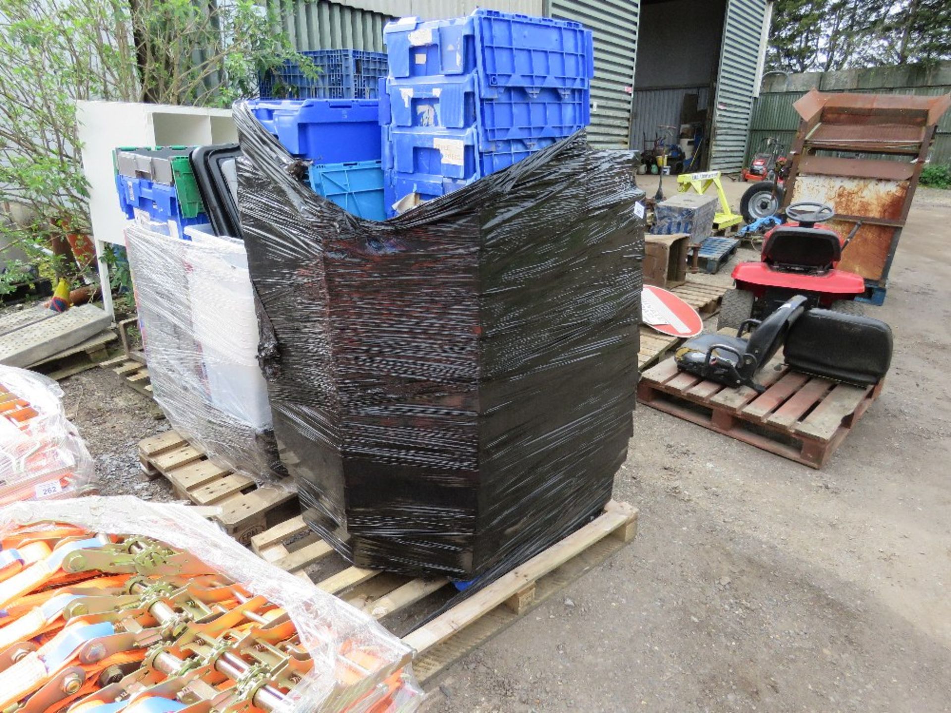 PALLET OF HEAVY DUTY BLUE STORAGE CRATES.....THIS LOT IS SOLD UNDER THE AUCTIONEERS MARGIN SCHEME, T - Image 7 of 7