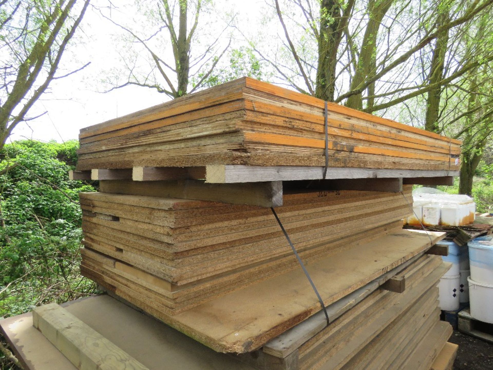 STACK OF CHIPBOARD SHEETS PLUS 7NO HEAVY DUTY PLYWOOD SHEETS. - Image 6 of 7