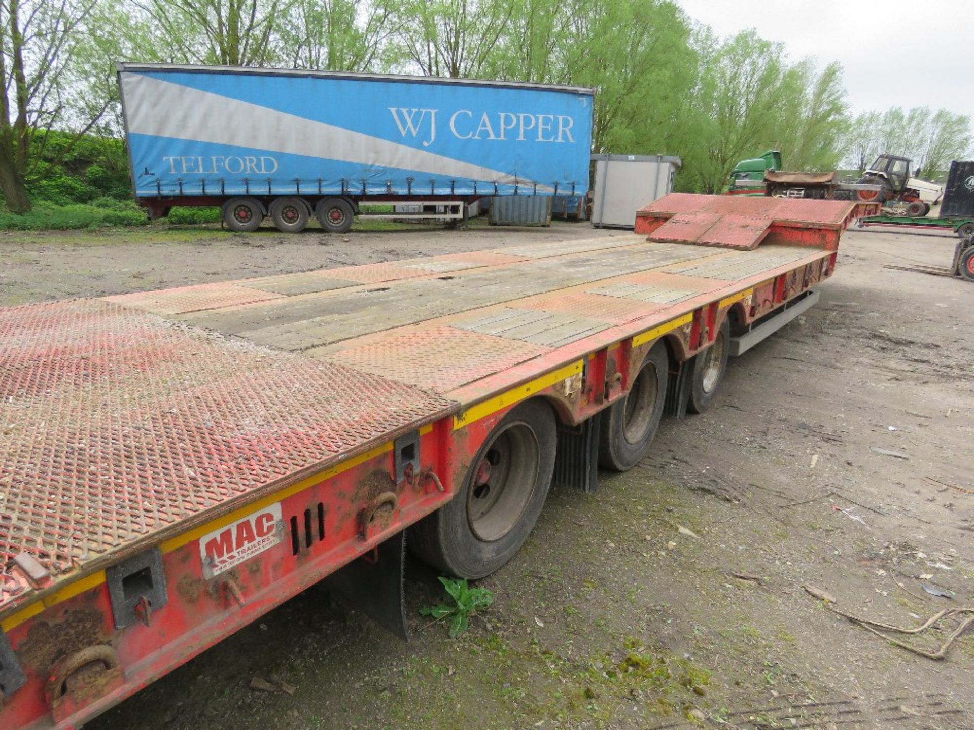 MAC S3-44 TRIAXLE LOW LOADER TRAILER WITH WINCH, YEAR 2015. TESTED UNTIL 30TH APRIL 2025. 13.6 OVERA - Image 13 of 15