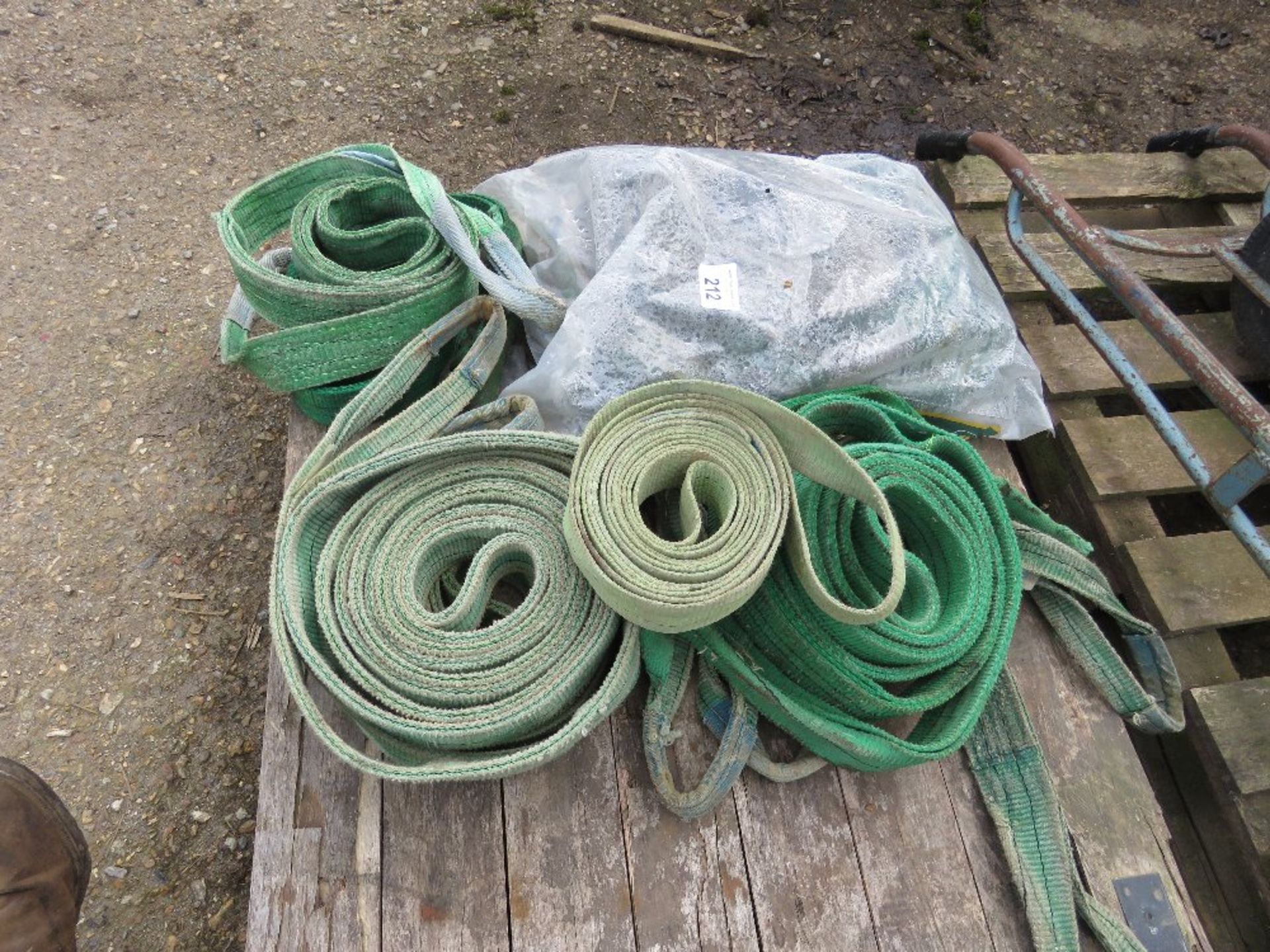 PALLET CONTAINING ASSORTED LIFTING SLINGS.....THIS LOT IS SOLD UNDER THE AUCTIONEERS MARGIN SCHEME,