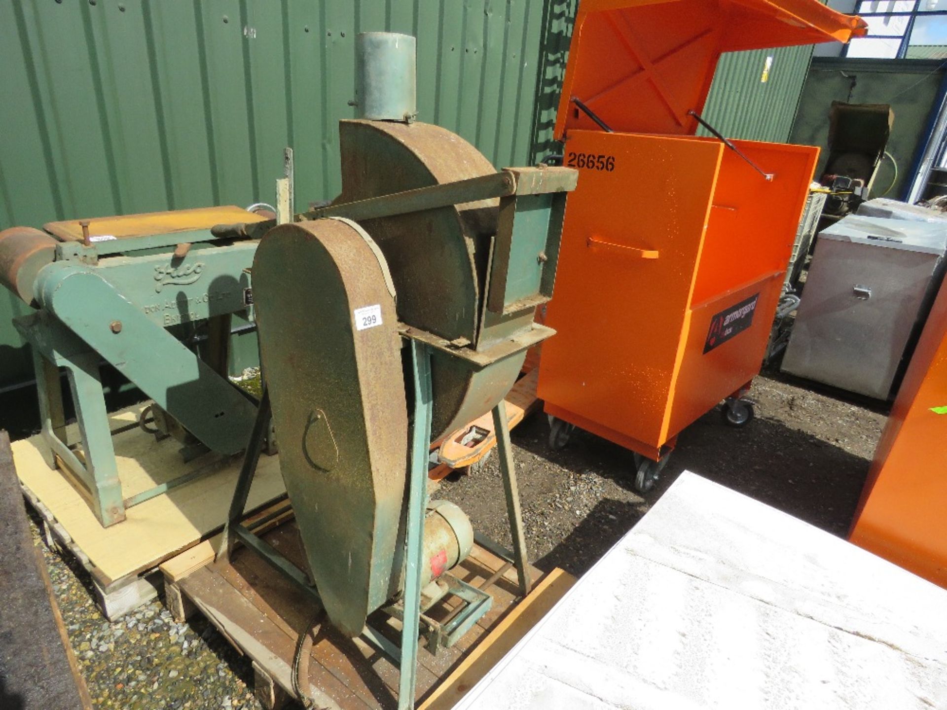 STONE GRINDER / SHARPENER, EX MOD. ....THIS LOT IS SOLD UNDER THE AUCTIONEERS MARGIN SCHEME, THEREFO - Image 2 of 5