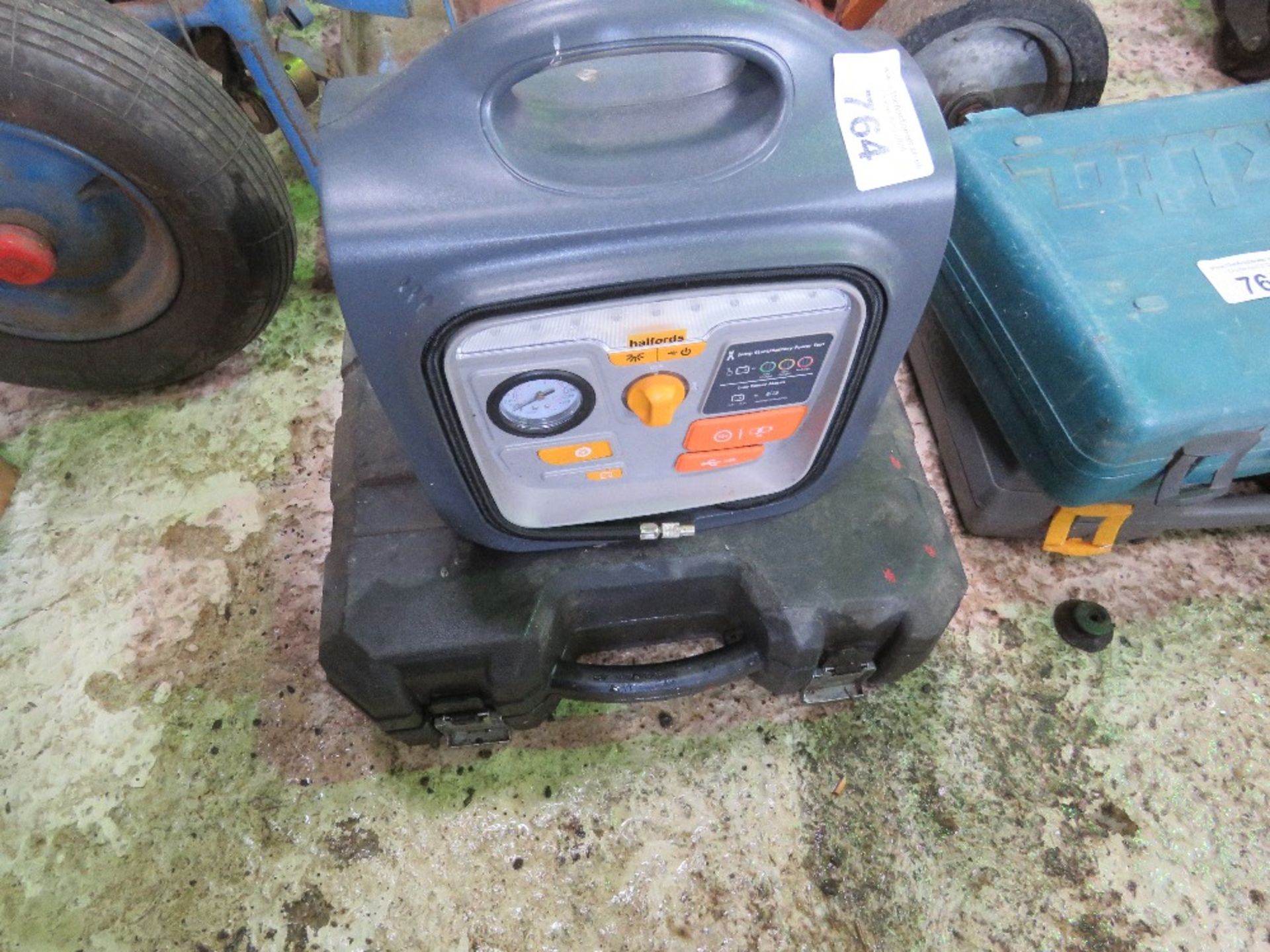 JUMP STARTER SET PLUS A 240VOLT BREAKER DRILL.....THIS LOT IS SOLD UNDER THE AUCTIONEERS MARGIN SCHE