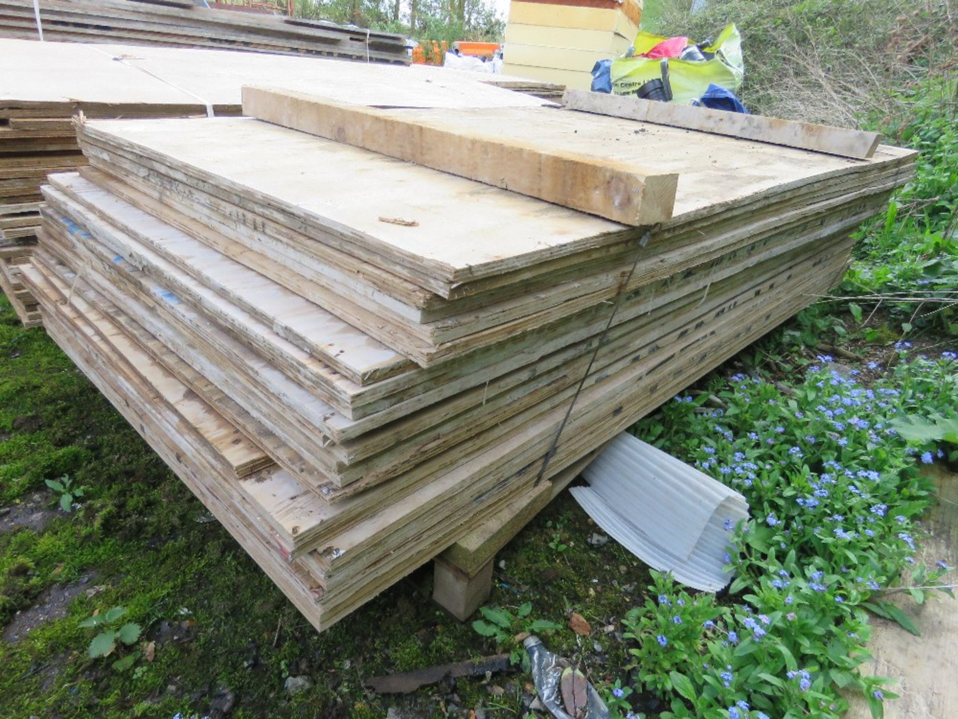 STACK OF APPROXIMATELY 25NO PRE USED PLYWOOD SHEETS, ASSORTED SIZES, FULL AND PART SHEETS. SOURCED F