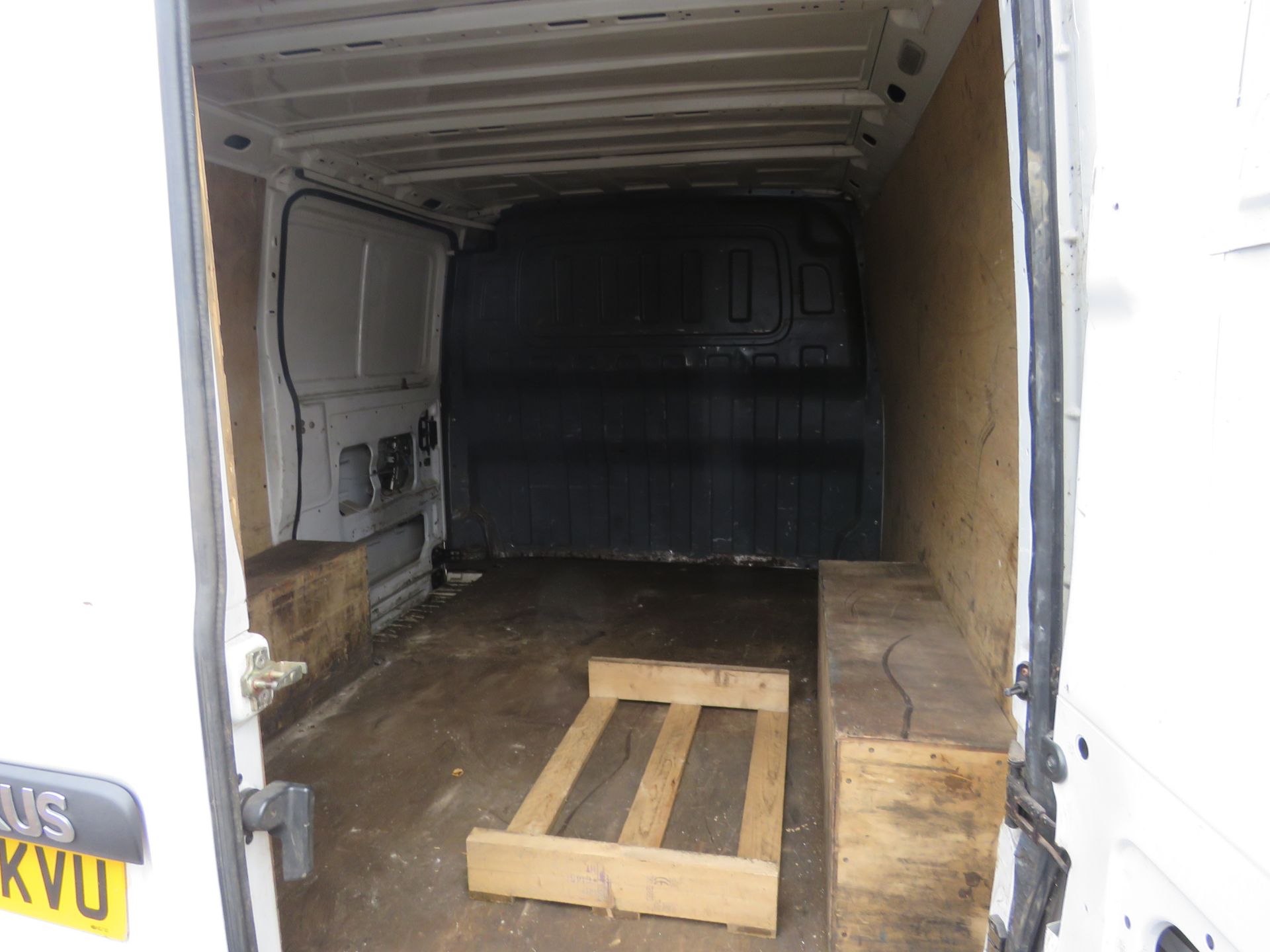 LDV MAXUS PANEL VAN REG:CN07 KVU. WITH V5. MOT RECENTLY EXPIRED (02/02/24) 131,921 REC MILES. DIREC - Image 8 of 12