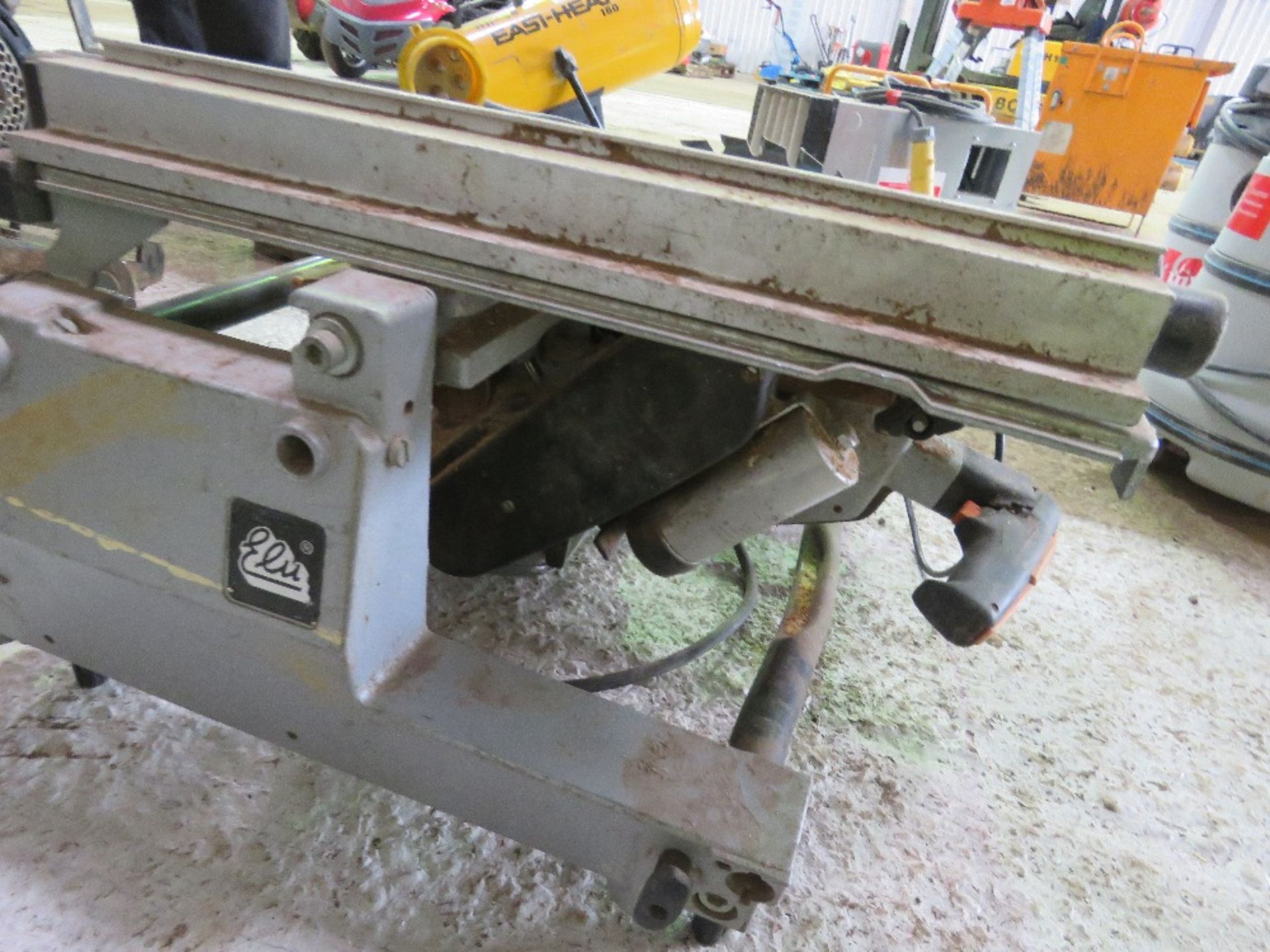 SMALL WOOD CUTTING SAWBENCH PLUS LEGS.....THIS LOT IS SOLD UNDER THE AUCTIONEERS MARGIN SCHEME, THER - Image 2 of 4
