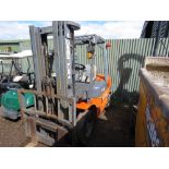 HELI CPCD25 DIESEL ENGINED FORKLIFT TRUCK WITH CONTAINER SPEC MAST/FREE LIFT. 2.5 TONNE LIFT CAPACIT