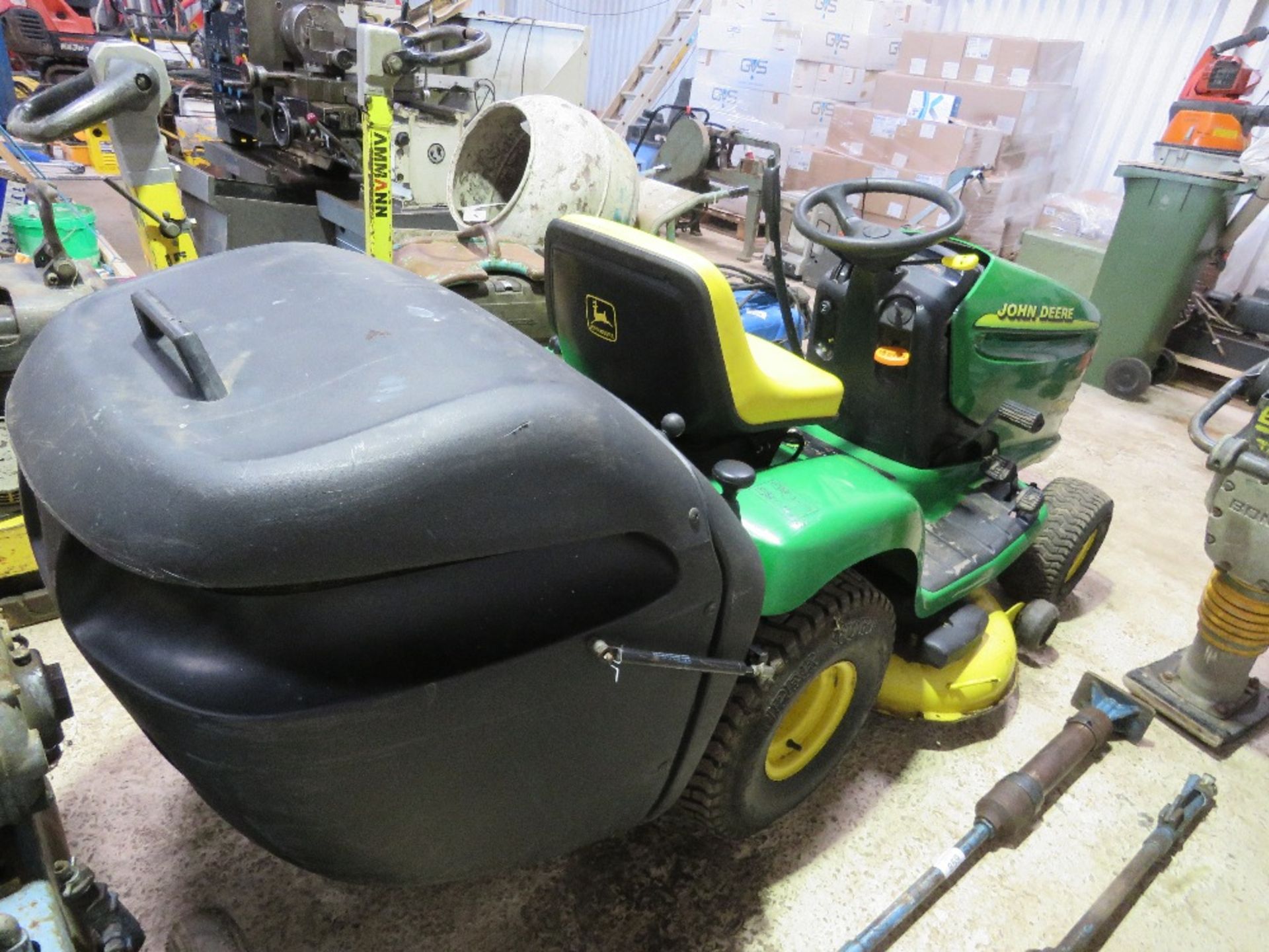 JOHN DEERE LTR166 RIDE ON MOWER. WHEN TESTED WAS SEEN TO RUN AND DRIVE BUT MOWER NOT ENGAGING (NO BE - Image 3 of 8