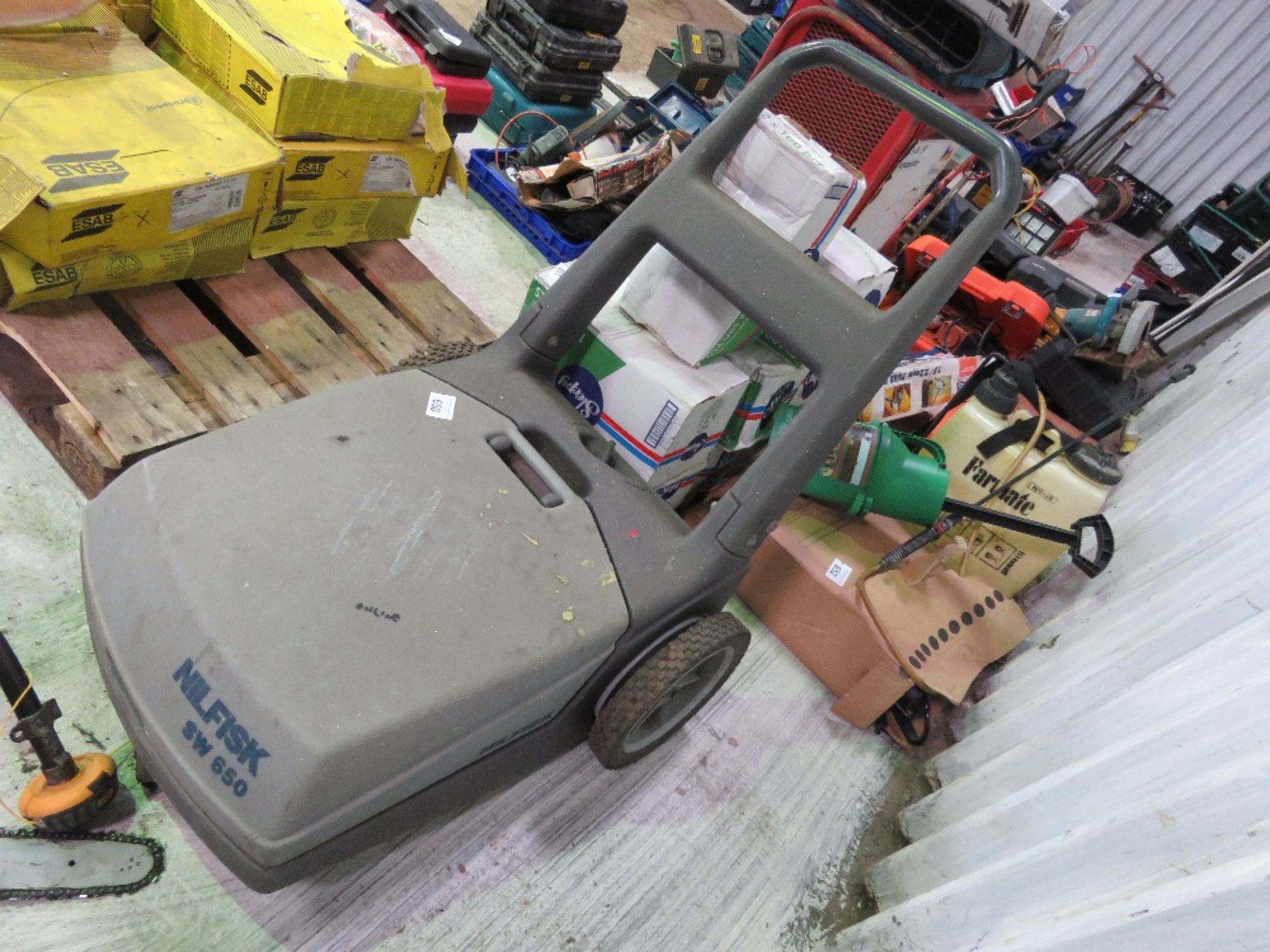 NILFISK MANUAL SWEEPER UNIT. - Bild 2 aus 4