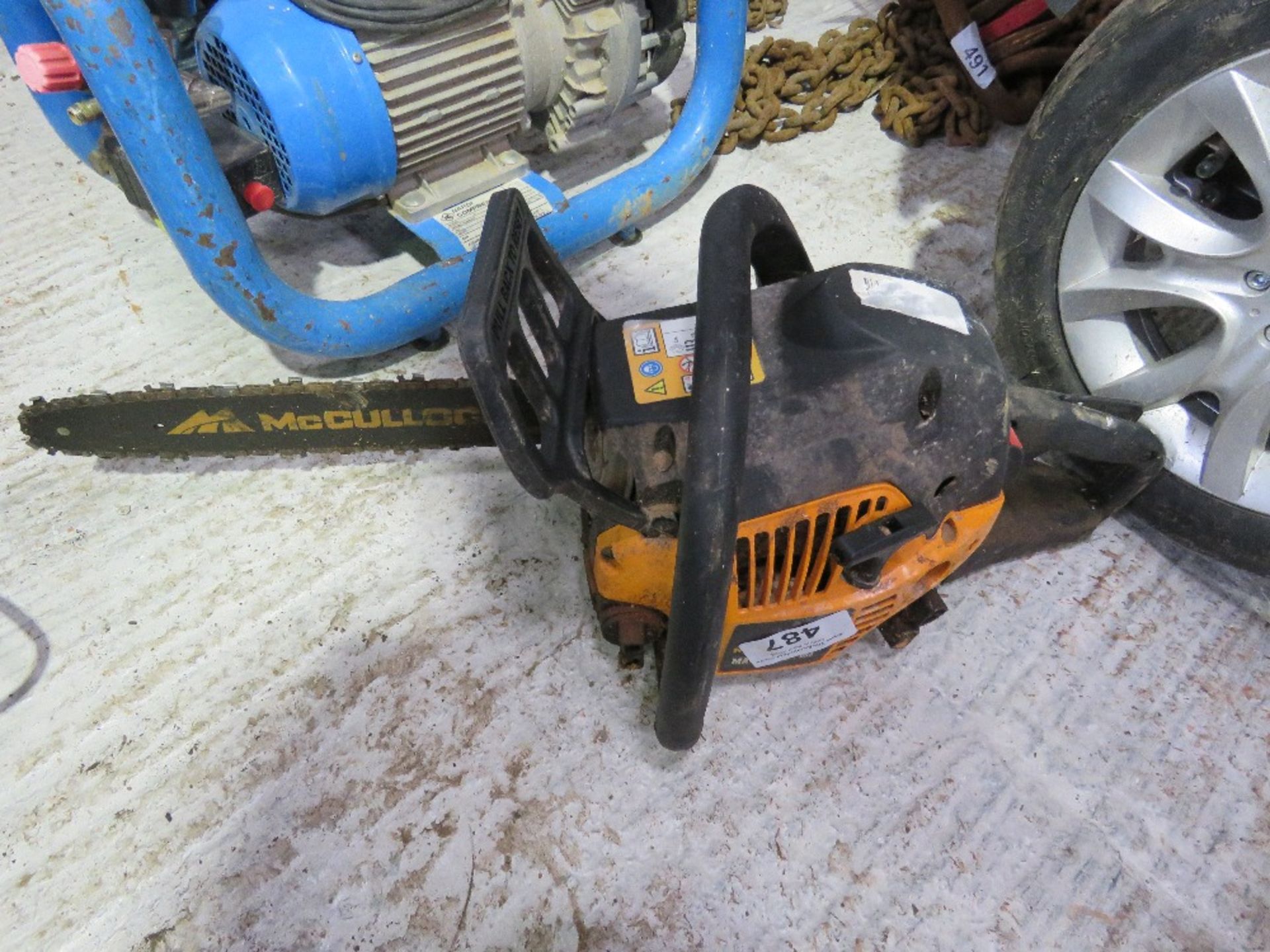 McCULLOCH PETROL ENGINED CHAINSAW. - Image 2 of 3