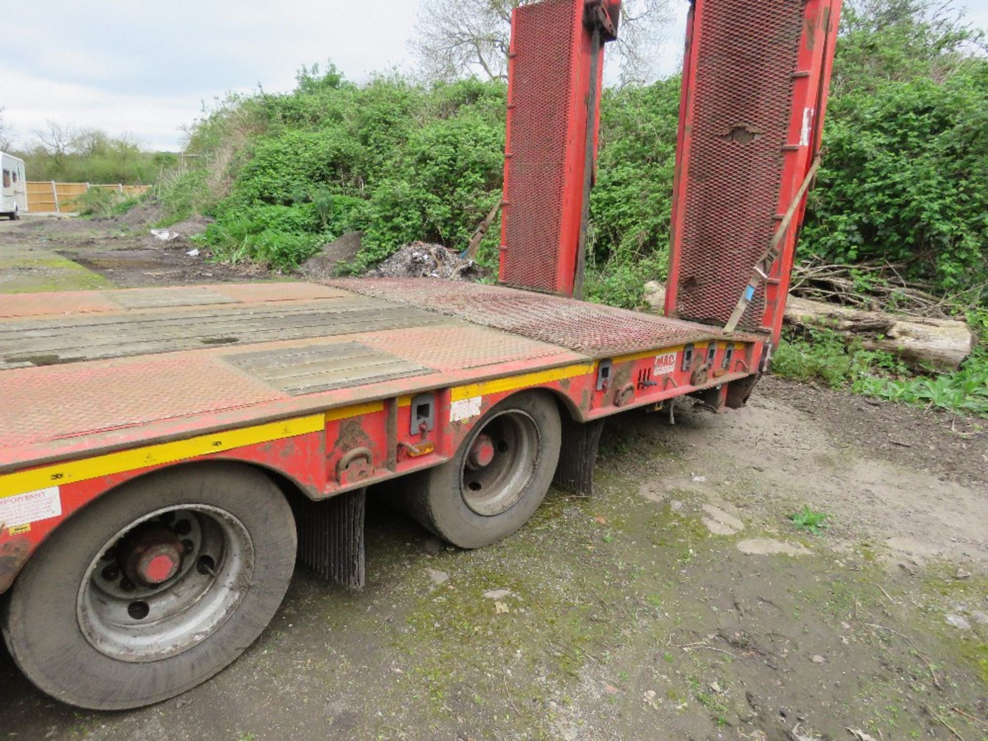 MAC S3-44 TRIAXLE LOW LOADER TRAILER WITH WINCH, YEAR 2015. TESTED UNTIL 30TH APRIL 2025. 13.6 OVERA - Image 10 of 15