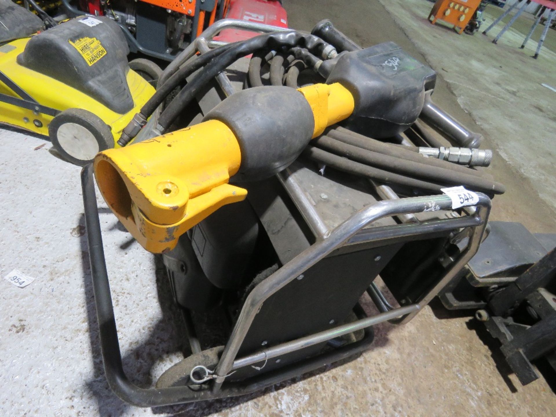 JCB BEAVER HEAVY DUTY DIESEL ENGINED HYDRAULIC BREAKER PACK WITH HOSE AND GUN. WHNE TESTED WAS SEEN