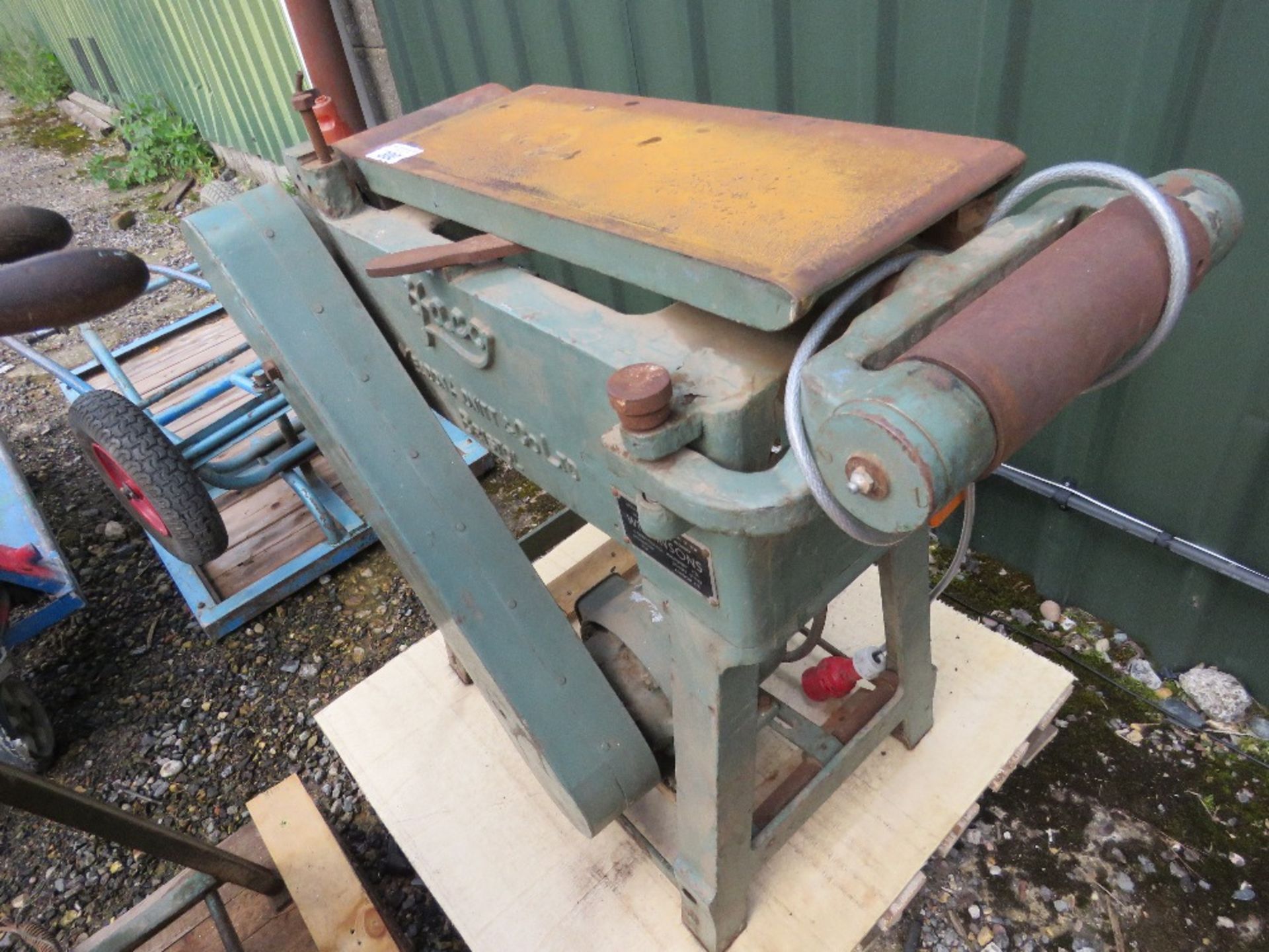 WORKSHOP BELT LINISHER.....THIS LOT IS SOLD UNDER THE AUCTIONEERS MARGIN SCHEME, THEREFORE NO VAT WI - Image 4 of 5