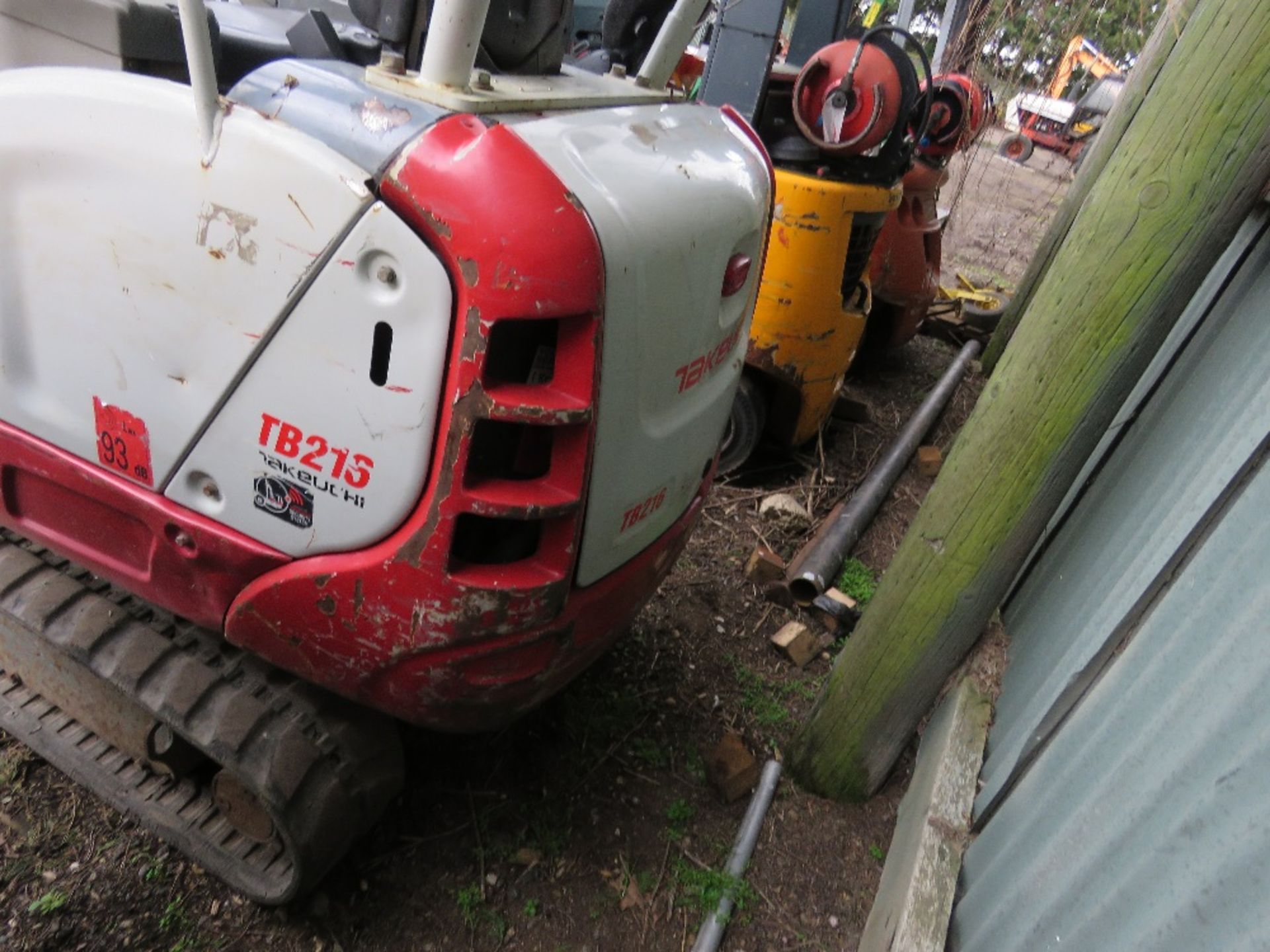 TAKEUCHI TB216 RUBBER TRACKED MINI EXCAVATOR YEAR 2020 BUILD. WITH ONE BUCKET, EXPANDING TRACKS SN - Image 10 of 12