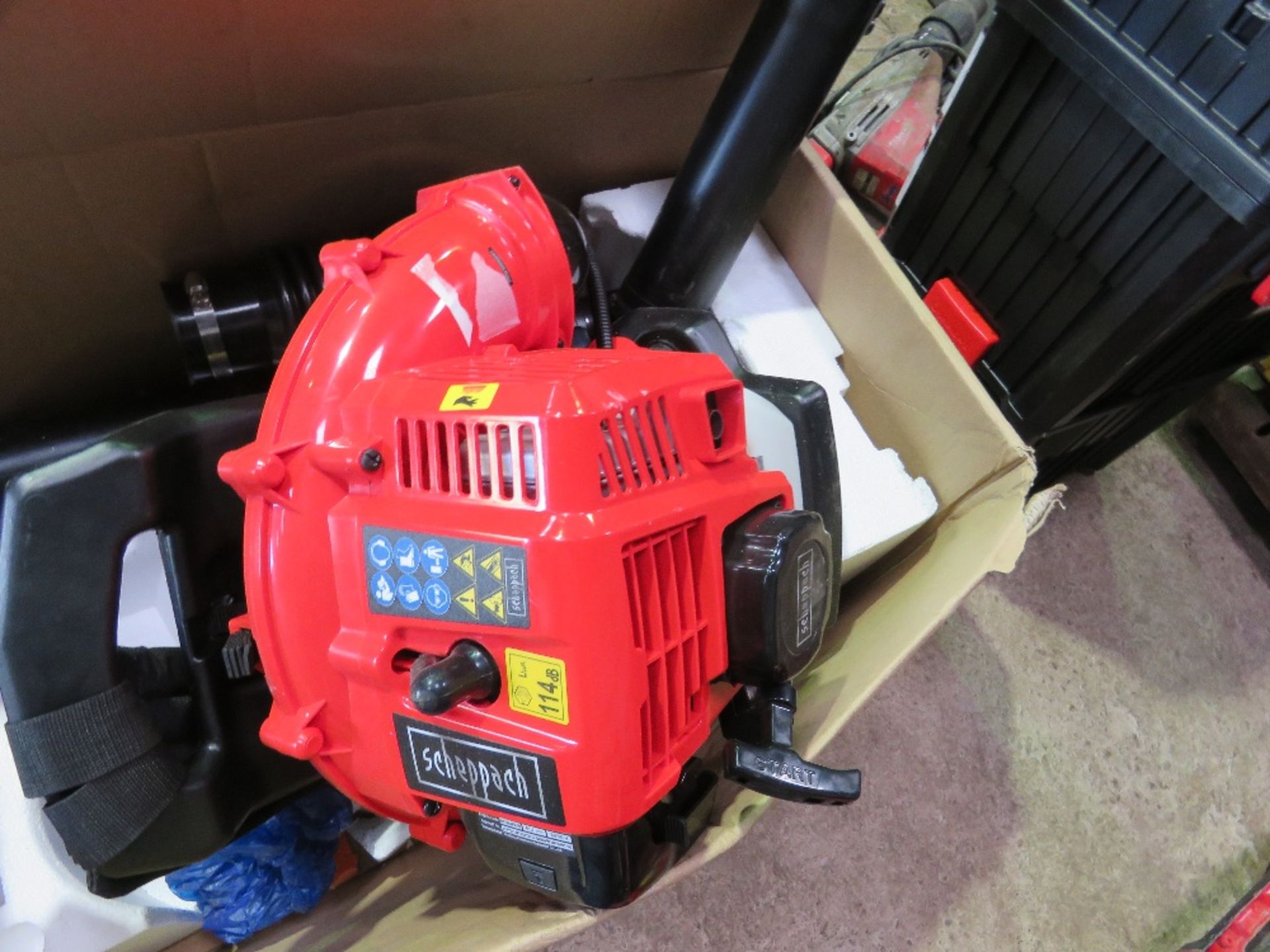 PETROL ENGINED BACKPACK BLOWER IN A BOX. - Image 3 of 7