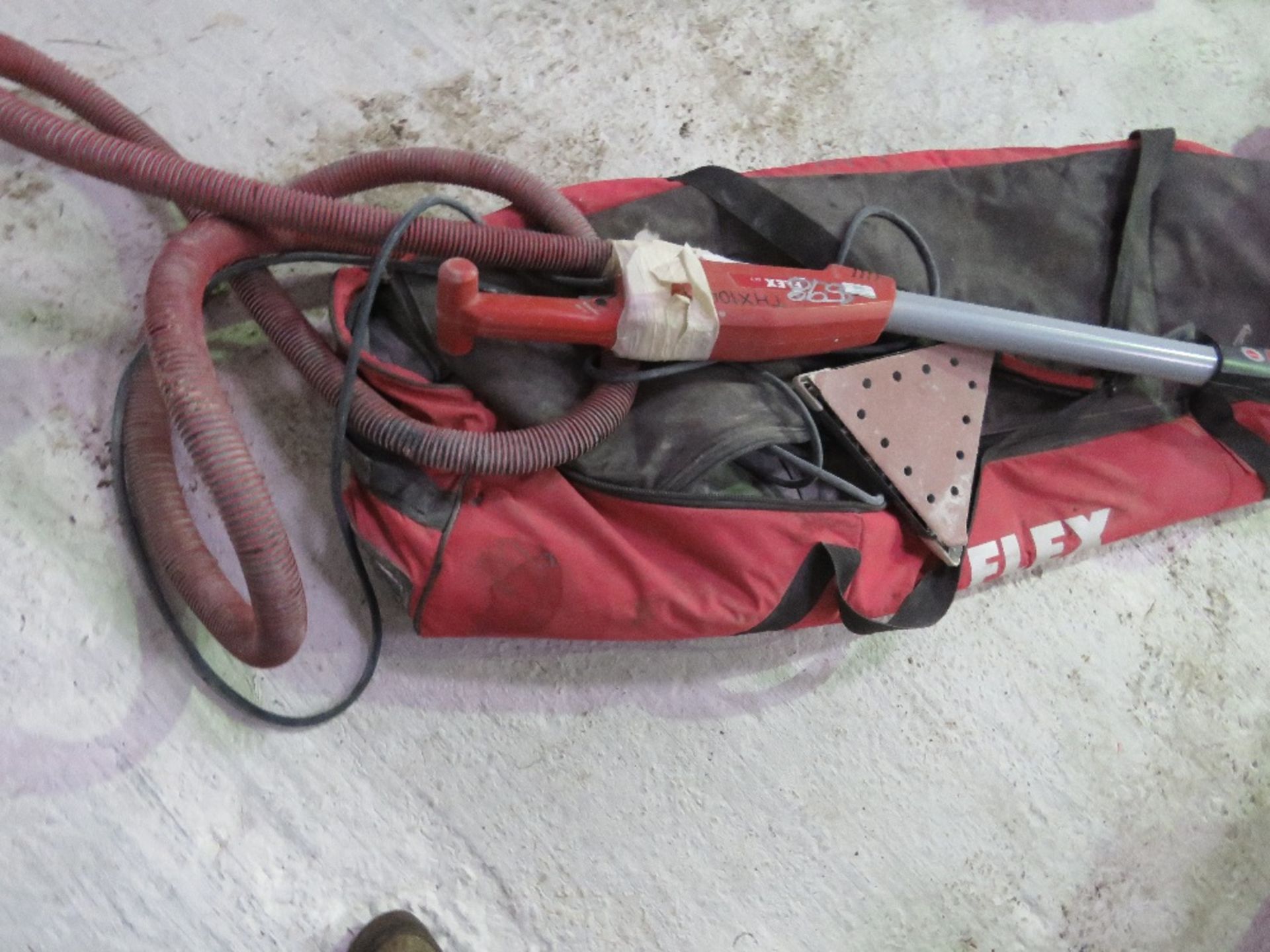 FLEX LONG HANDLED CEILING SANDER PLUS A FLEX DUST VACUUM UNIT, 110VOLT POWERED. - Image 4 of 4