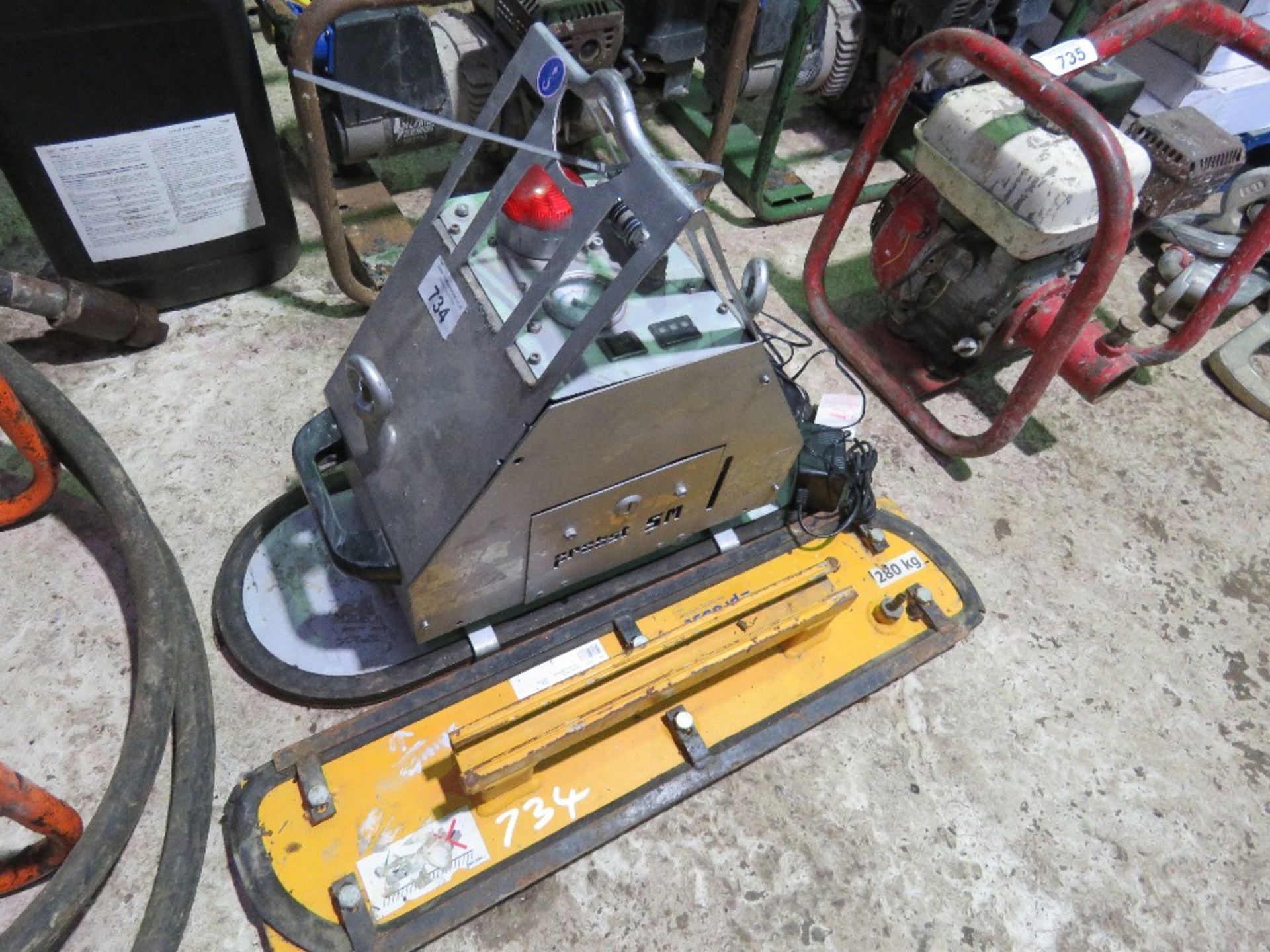 PROBST EXCAVATOR MOUNTED SUCTION SLAB LIFTER WITH SPARE HEAD.