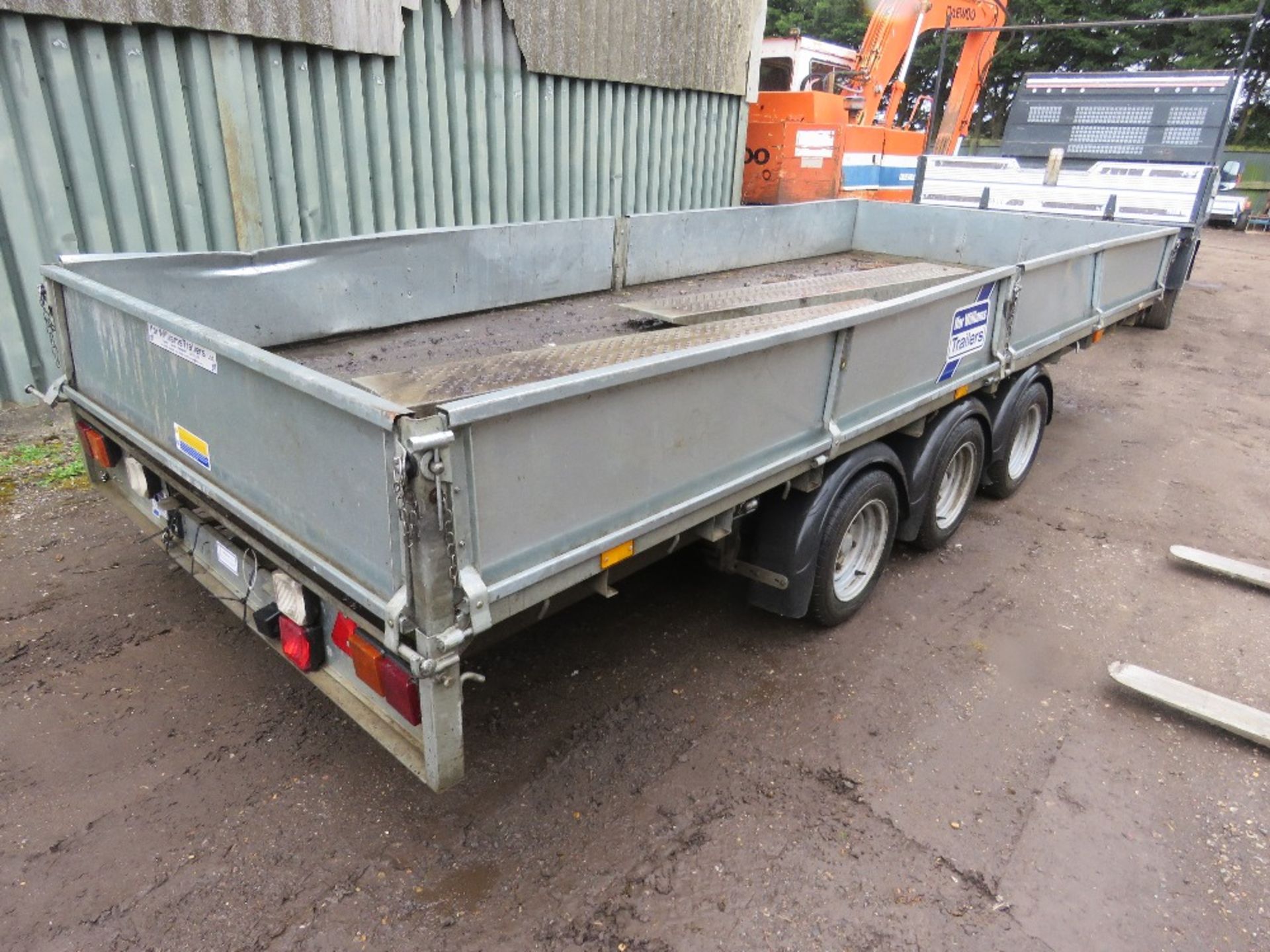 IFOR WILLIAMS LM166G3 16FT TRIAXLED PLANT TRAILER WITH SIDES AND RAMPS AS SHOWN. YEAR 2015 APPROX. P - Image 3 of 11