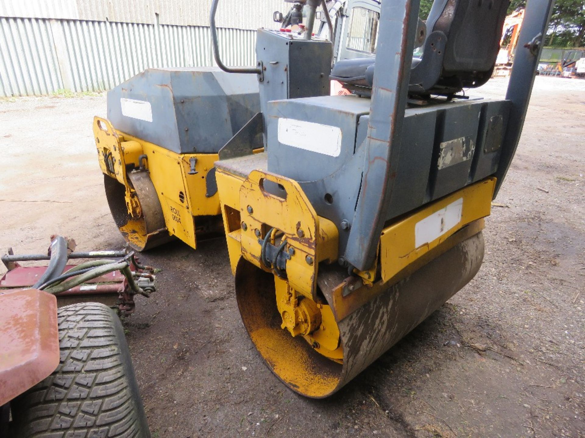 BOMAG BW120AD-3 TWIN DRUM RIDE ON ROLLER. SN:10117051344 1101 REC HORS. DEUTZ ENGINE. WHEN TESTED W - Image 5 of 13