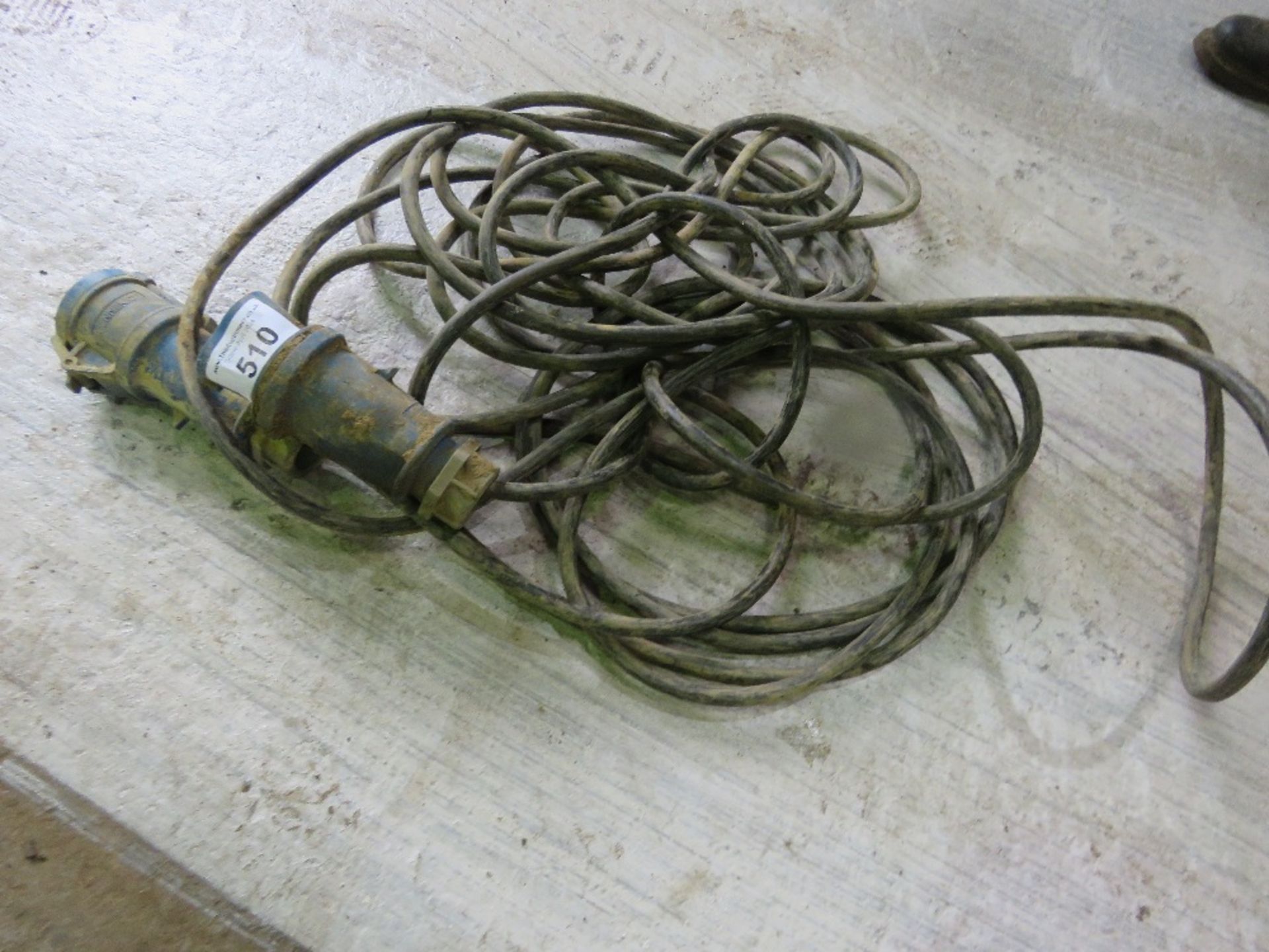 HEAVY DUTY 240VOLT EXTENSION LEAD. SOURCED FROM COMPANY LIQUIDATION. THIS LOT IS SOLD UNDER THE