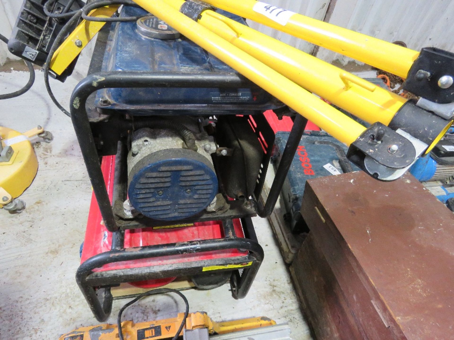 2 X PETROL ENGINED GENERATORS PLUS A WORK LIGHT. - Image 2 of 7