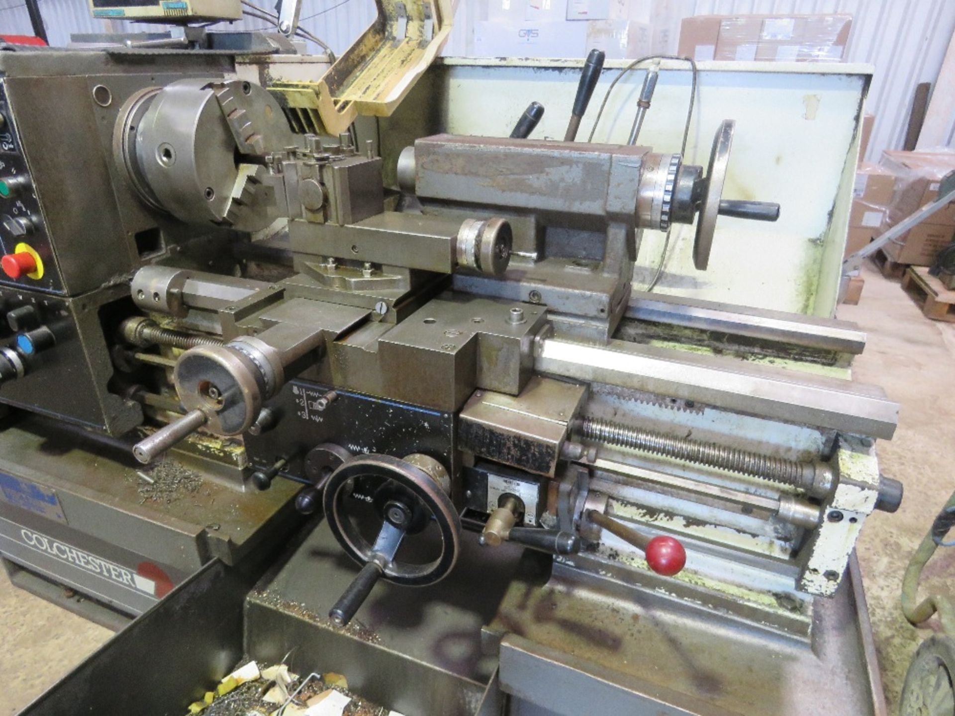 COLCHESTER TRIUMPH 2500 METAL WORKING LATHE, 3 PHASE POWERED. - Image 2 of 9
