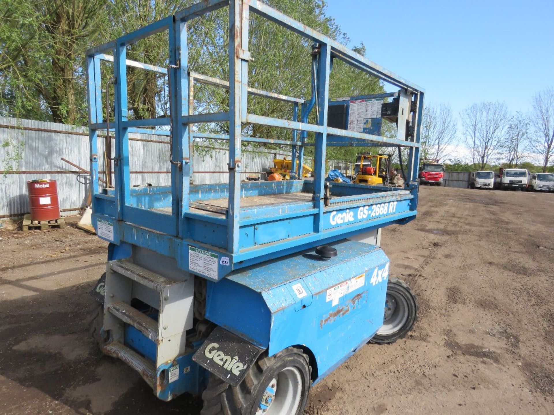 GENIE GS2668RT 4X4 ROUGH TERRAIN SCISSOR LIFT ACCESS UNIT YEAR 2002. SN;GS68-41563. KUBOTA ENGINE. - Image 2 of 14