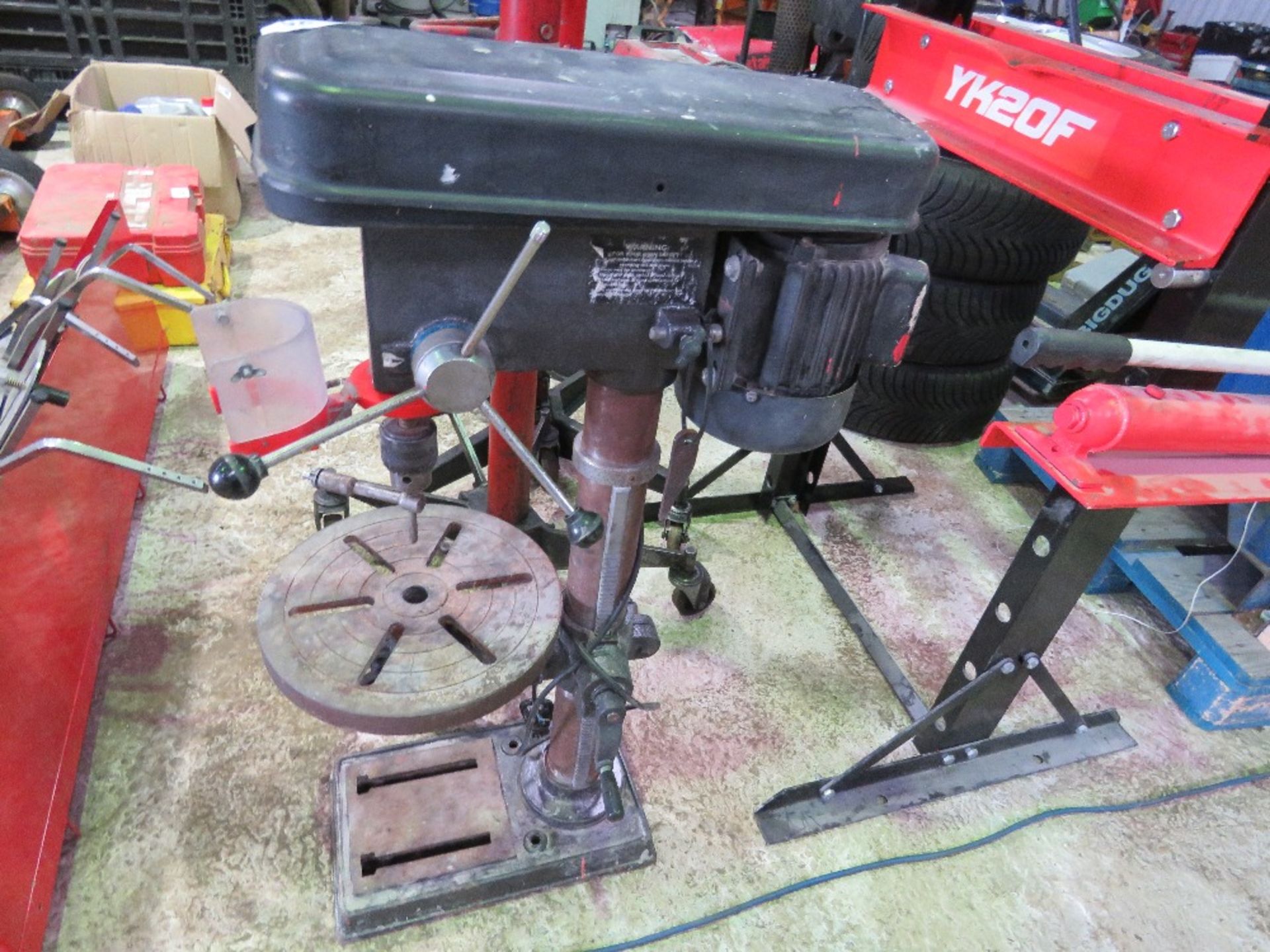 SMALL SIXED 240VOLT PILLAR DRILL. SOURCED FROM GARAGE COMPANY LIQUIDATION.