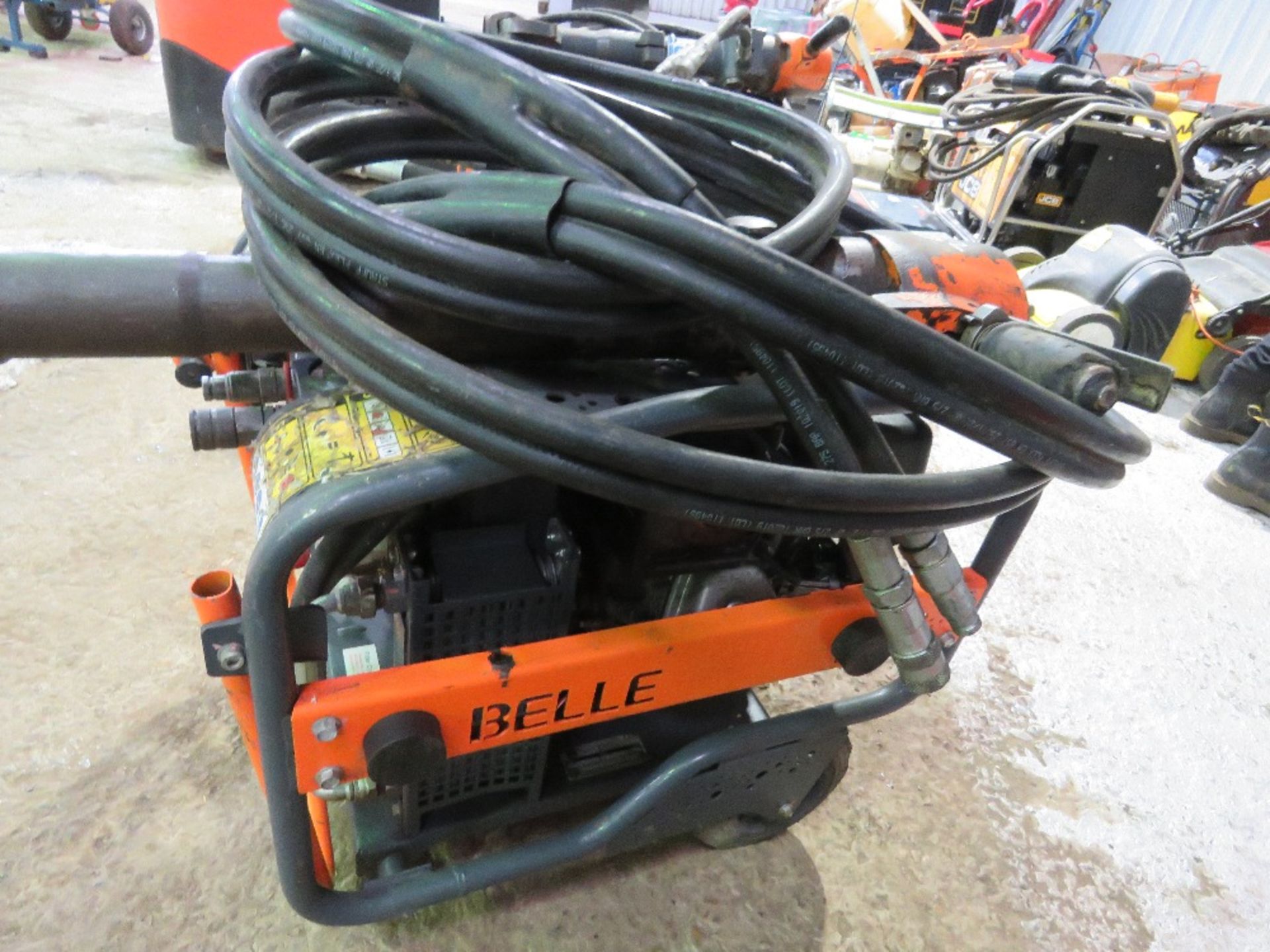 BELLE BULLDOG 20/140 PETROL ENGINED HYDRAULIC BREAKER PACK WITH HOSE AND GUN.